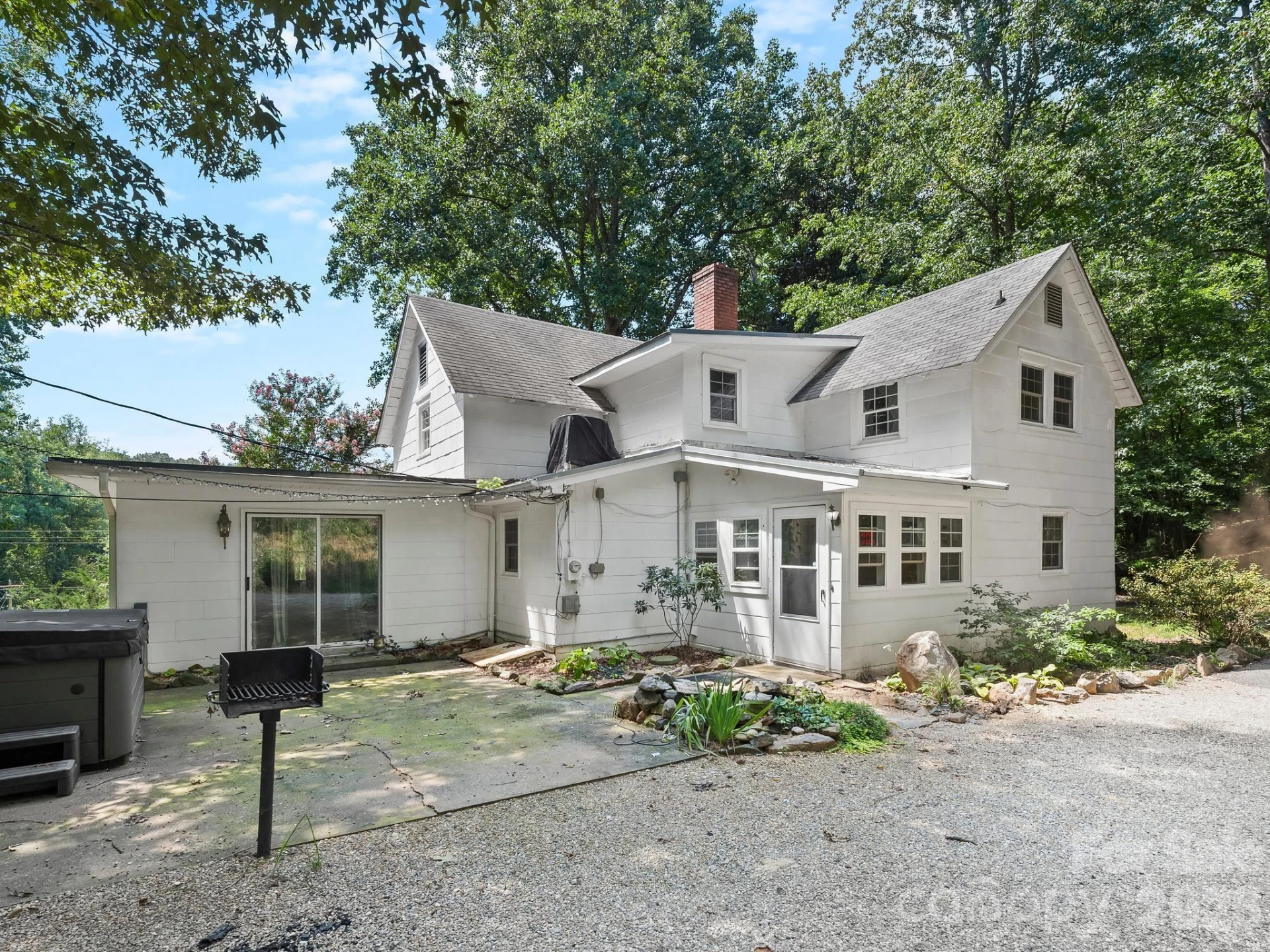 689 S Trade Street - Photo 4
