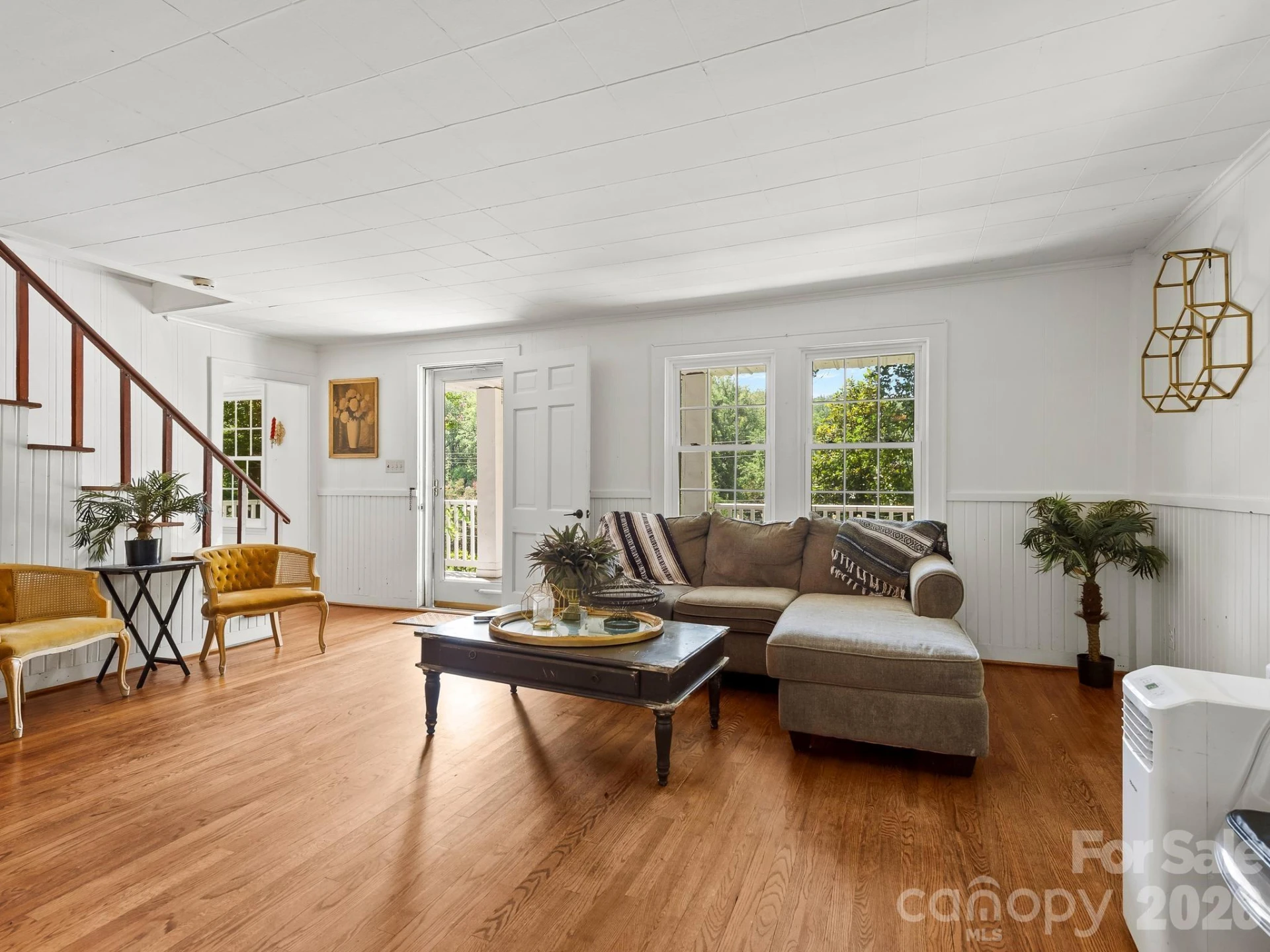 689 S Trade Street - Photo 5