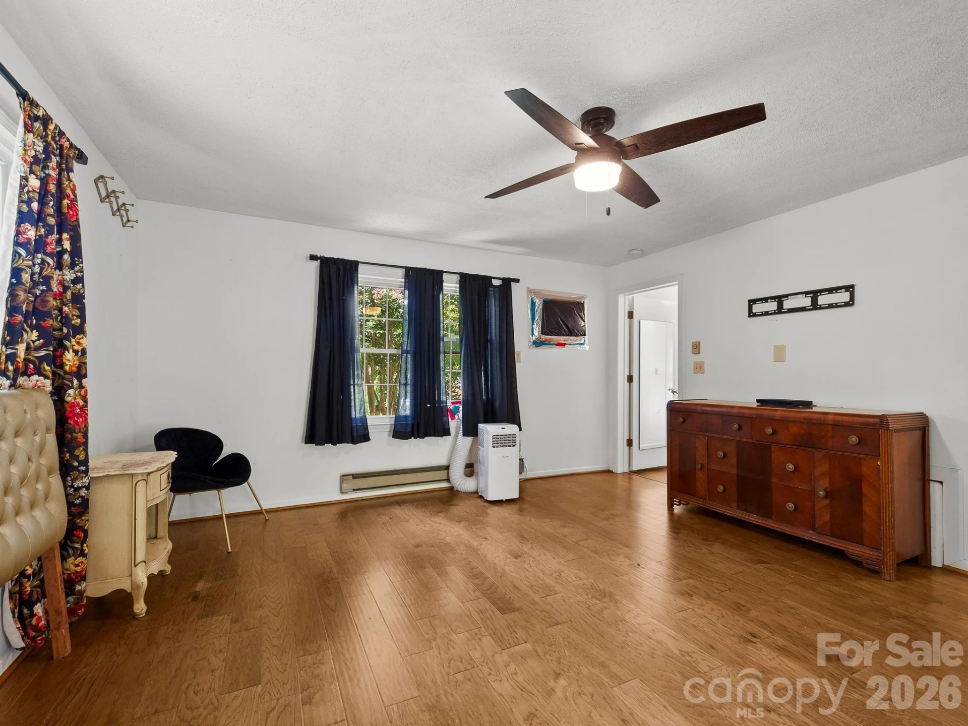 689 S Trade Street - Photo 13