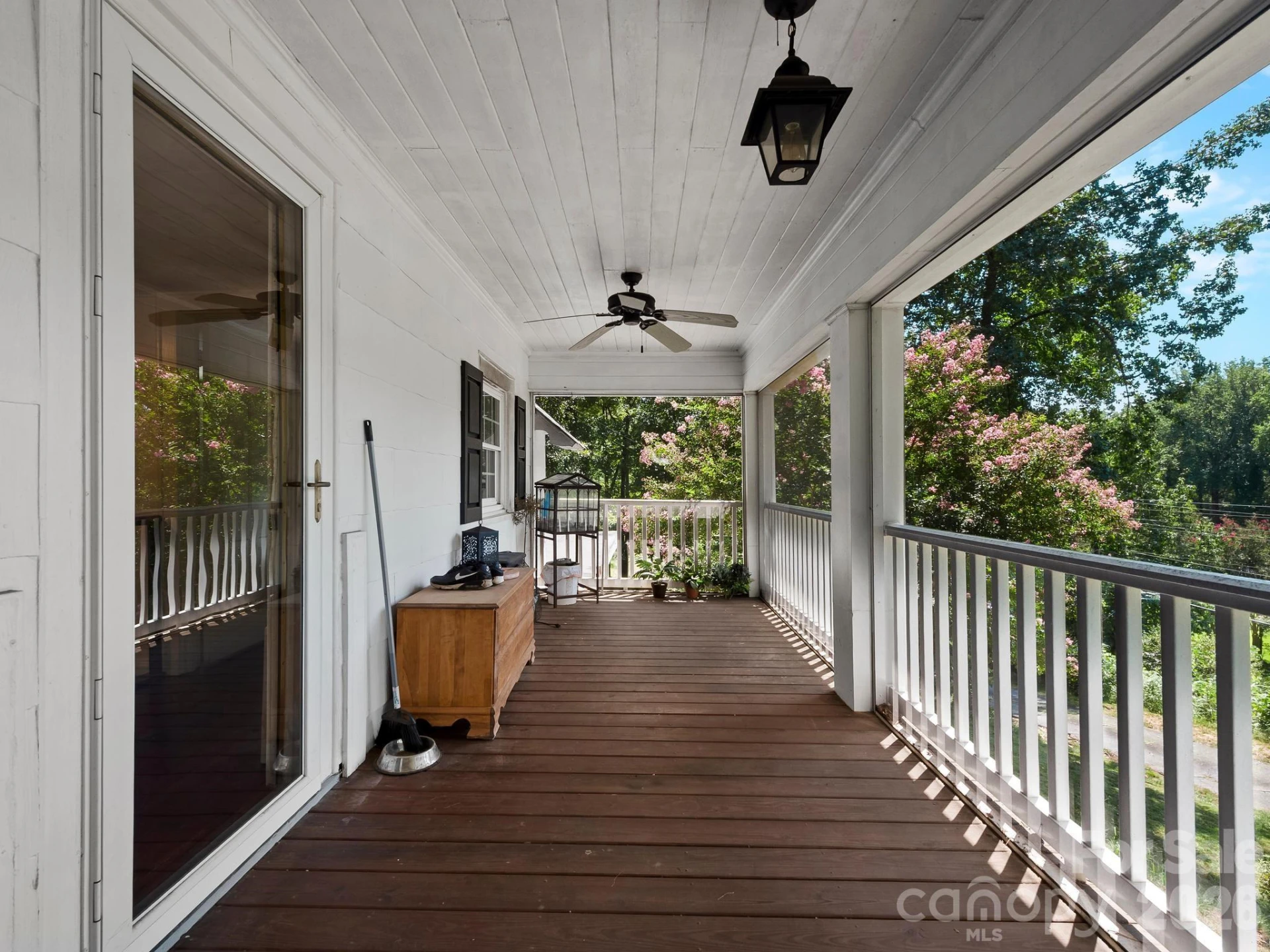 689 S Trade Street - Photo 15