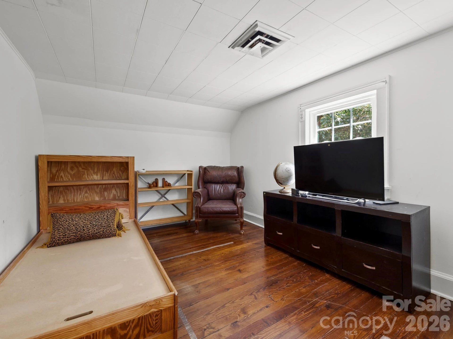 689 S Trade Street - Photo 18
