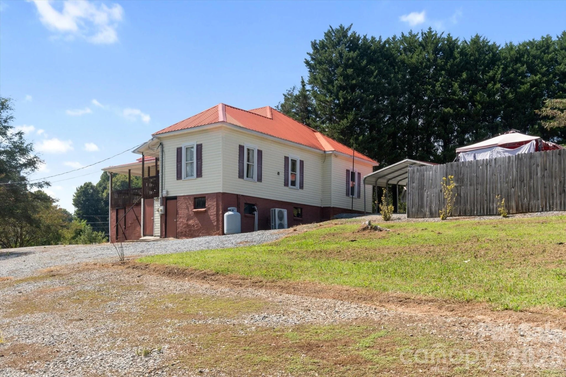 466 Miller Avenue - Photo 4