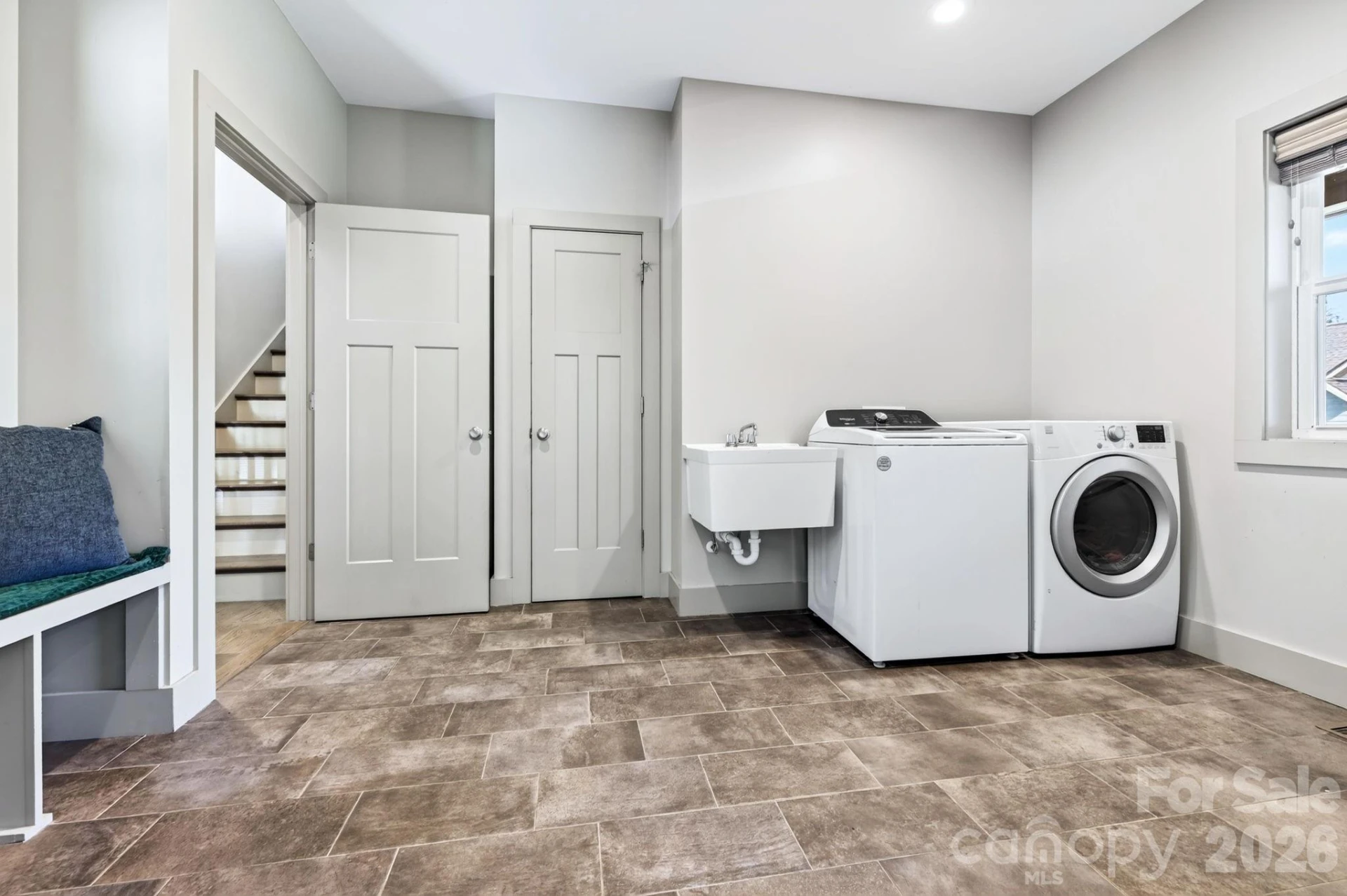 8 W Haven Lane - Photo 14
