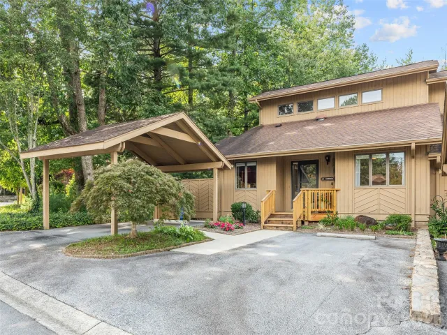 405 Red Oak Drive
