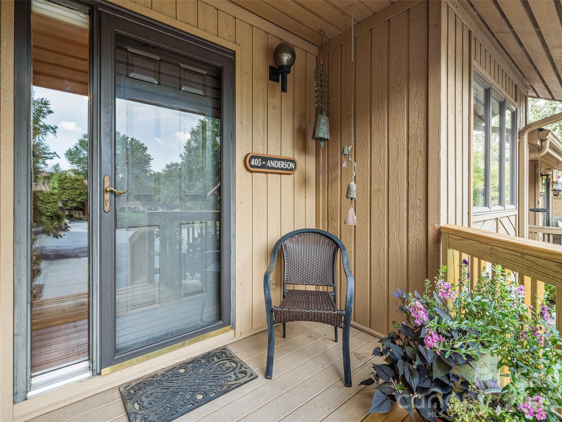 405 Red Oak Drive - Photo 2