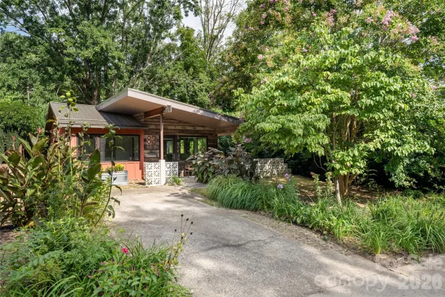 82 Mount Clare Avenue