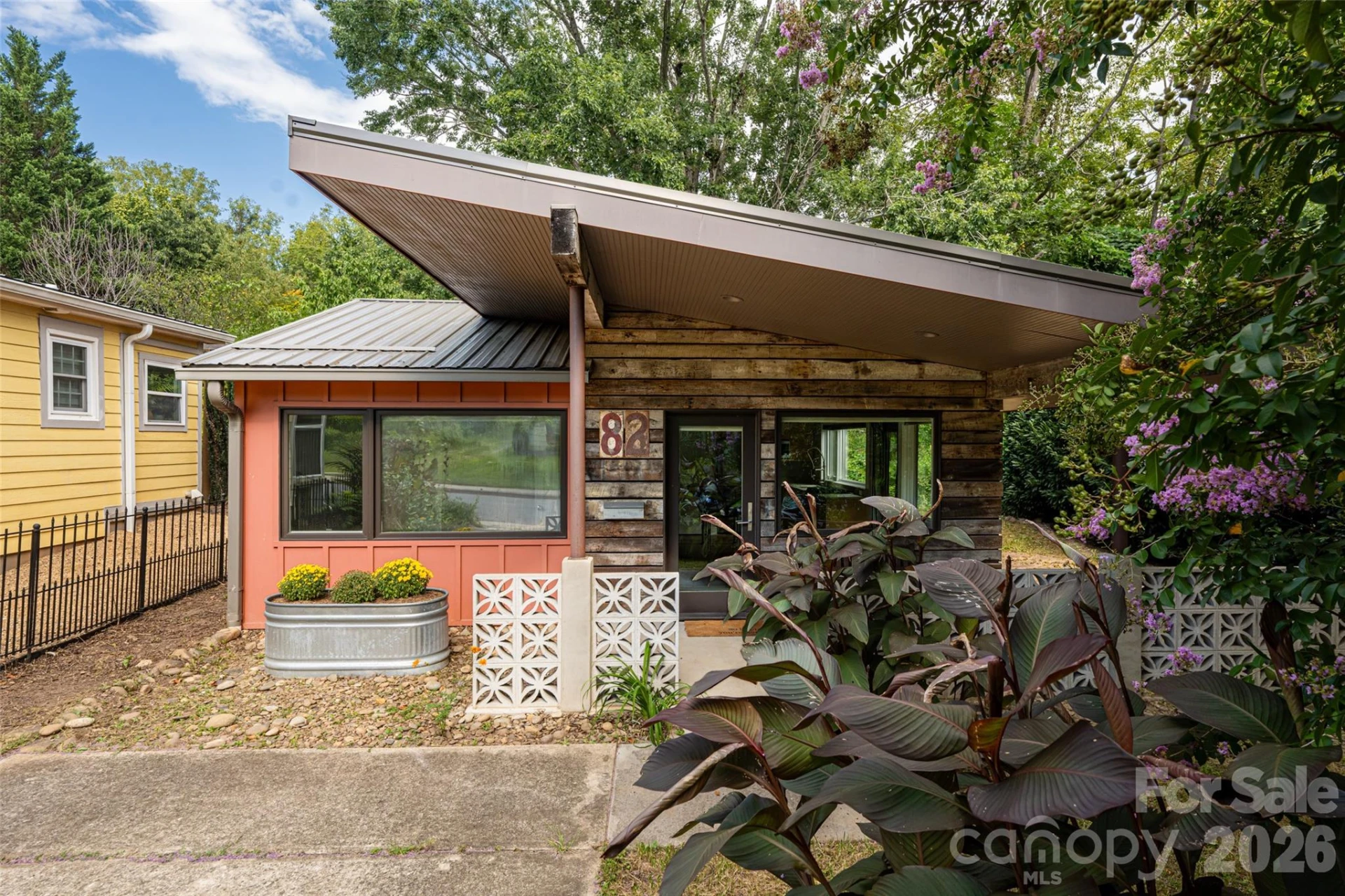 82 Mount Clare Avenue - Photo 2