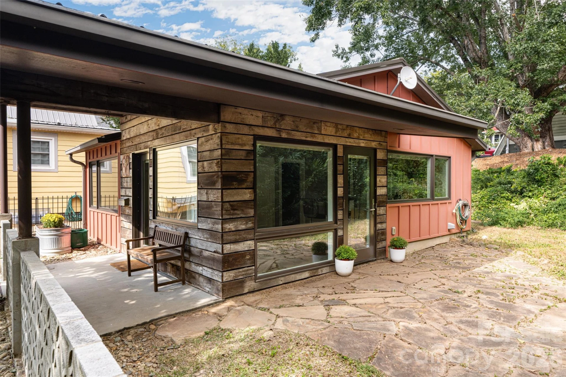 82 Mount Clare Avenue - Photo 4
