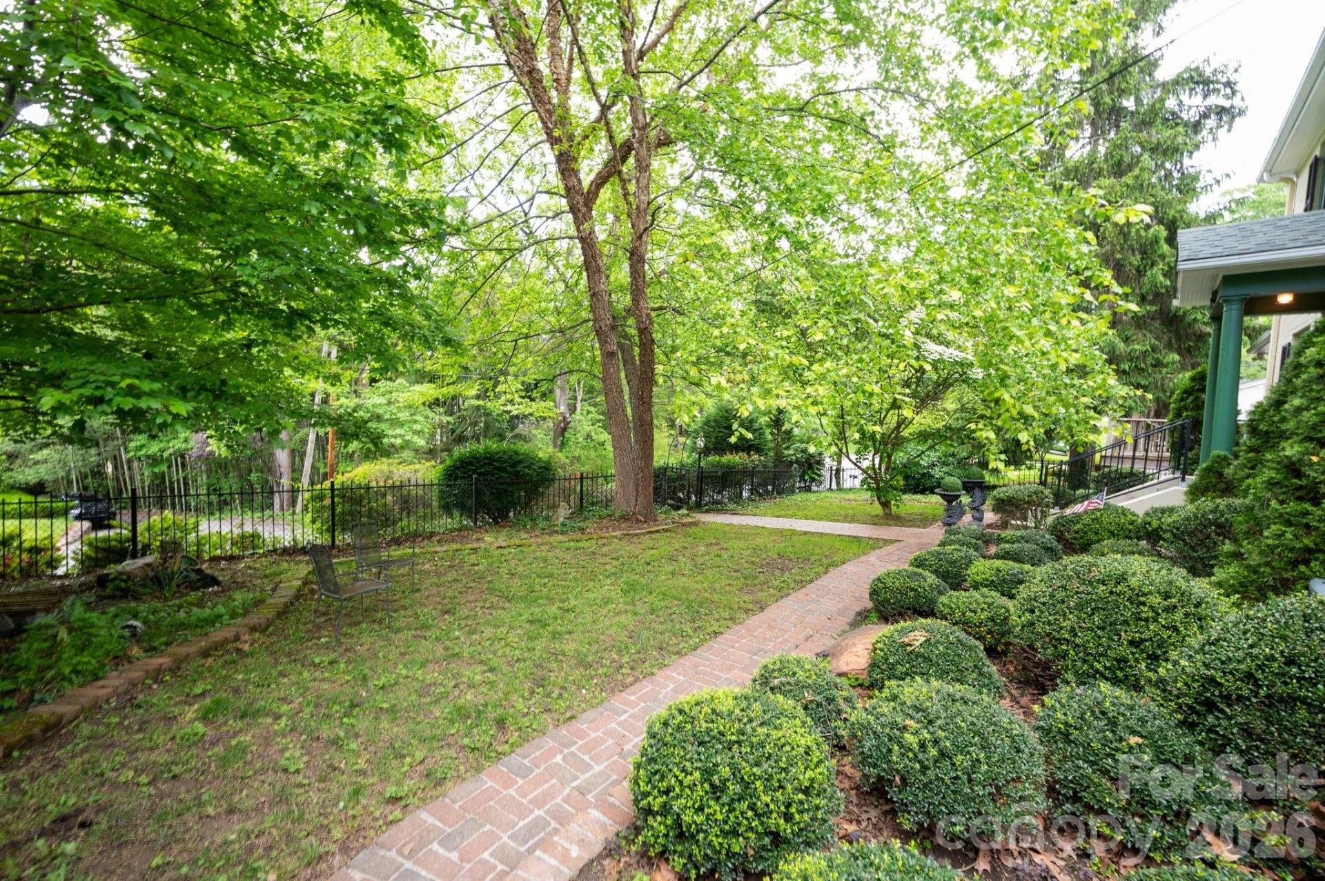 303 Country Club Road - Photo 3
