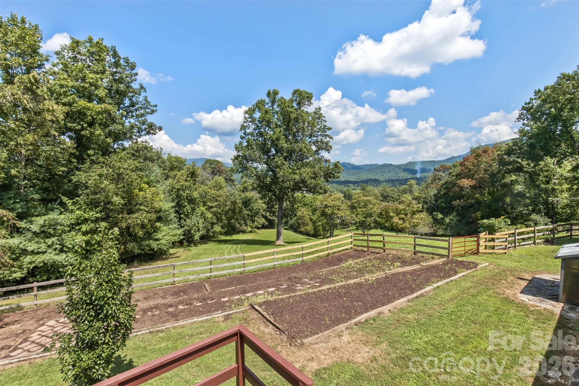 16 Spruce Way - Photo 4