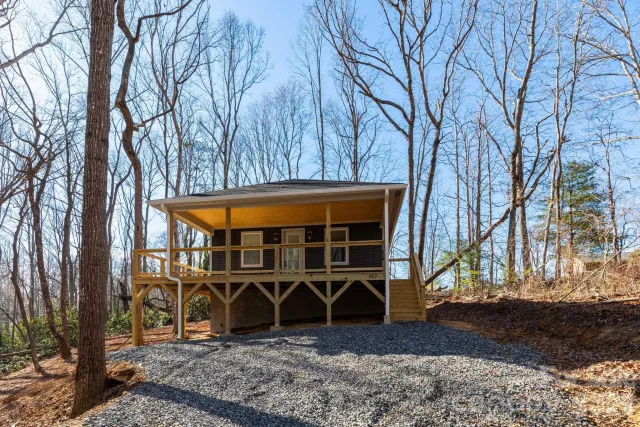 137 E Arbutus Trail