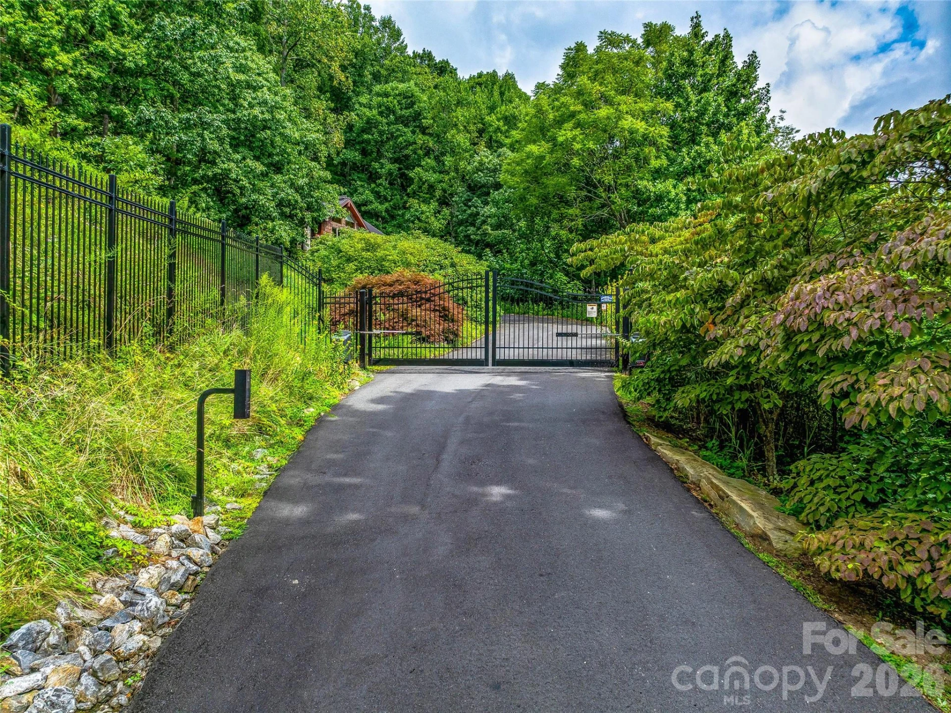 10 Beaverbrook Court - Photo 6