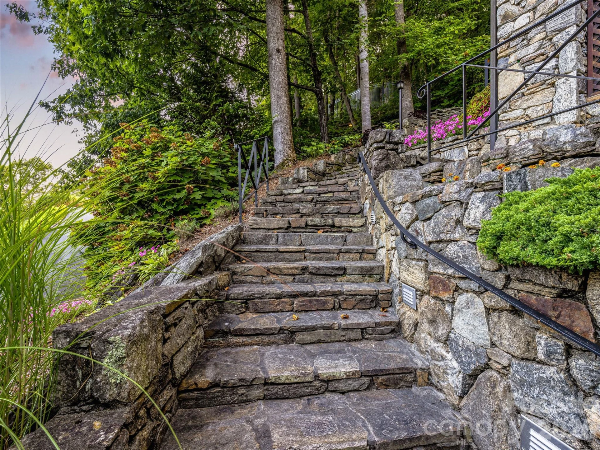 10 Beaverbrook Court - Photo 36