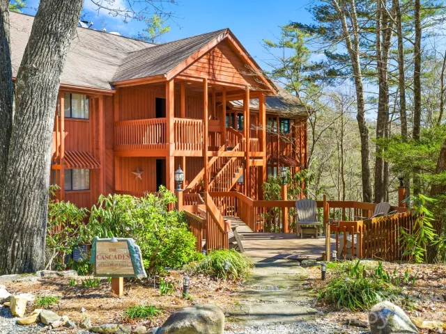 221 Toxaway Falls Drive, Lake Toxaway, NC, 28747