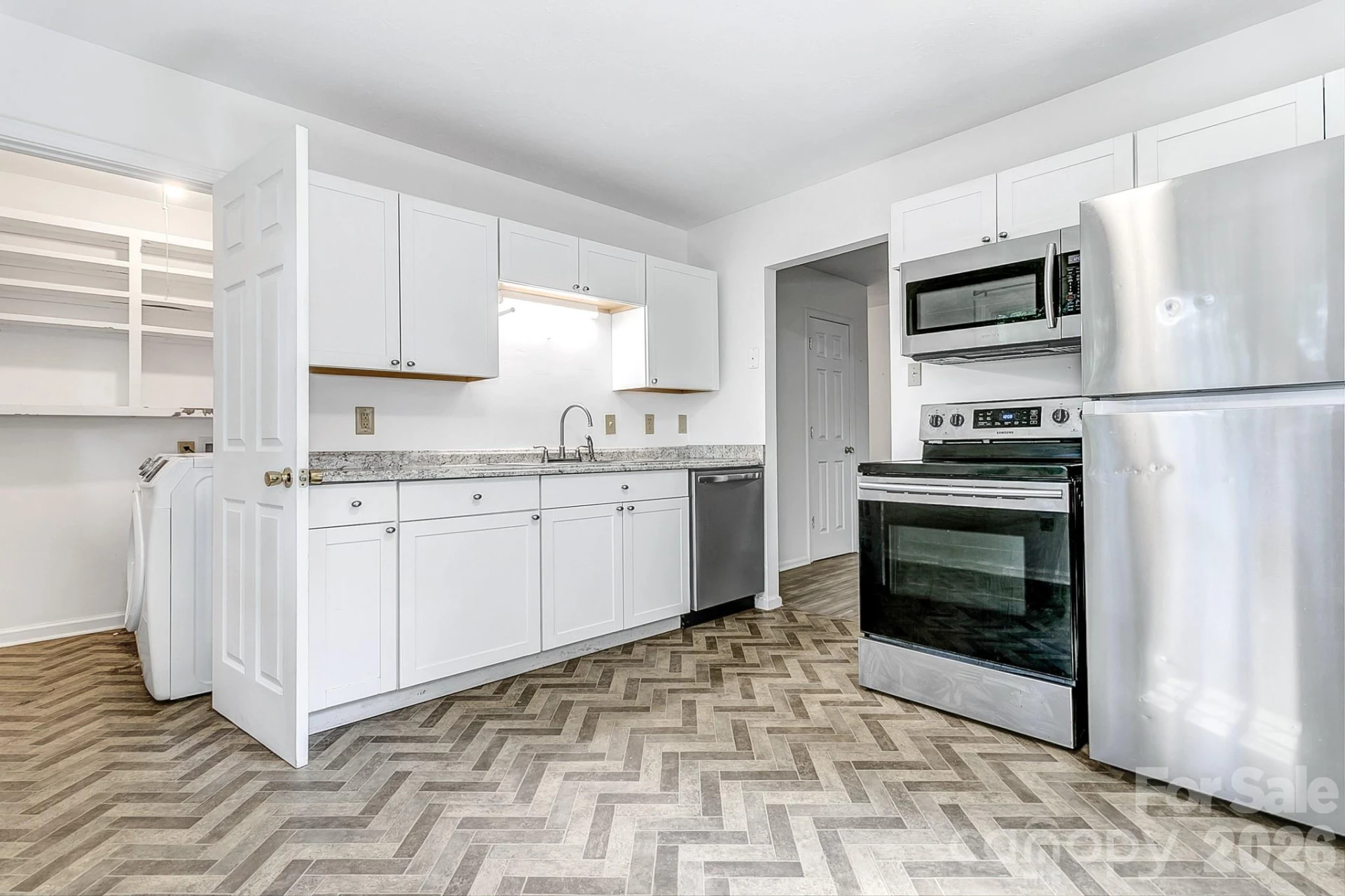 16 Merlin Way - Photo 3