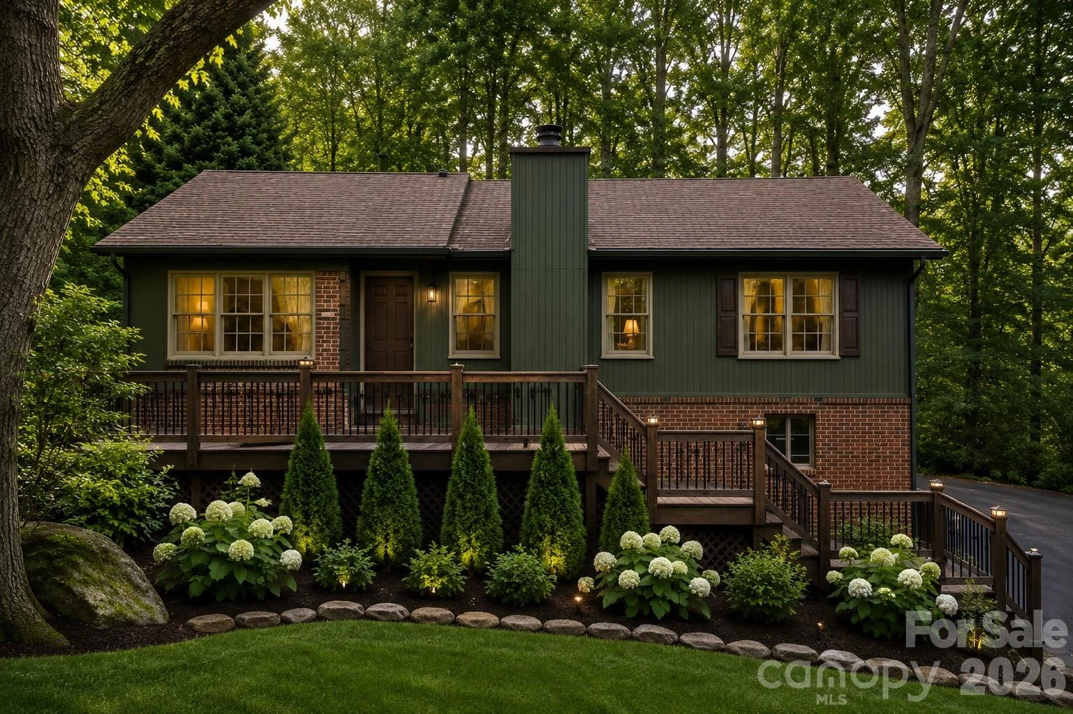 636 Goldview Drive - Photo 2