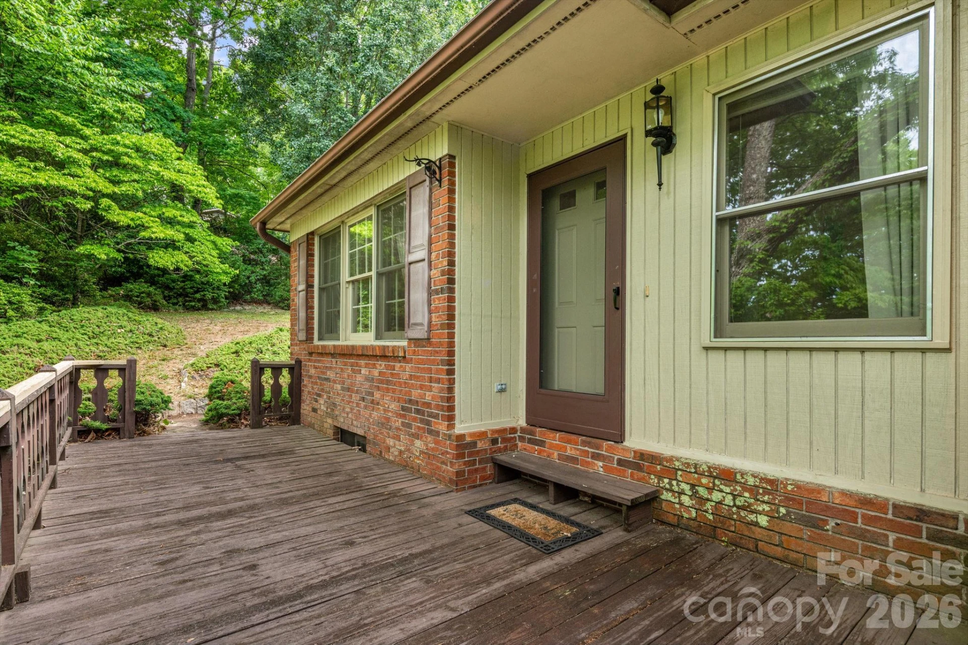 636 Goldview Drive - Photo 4