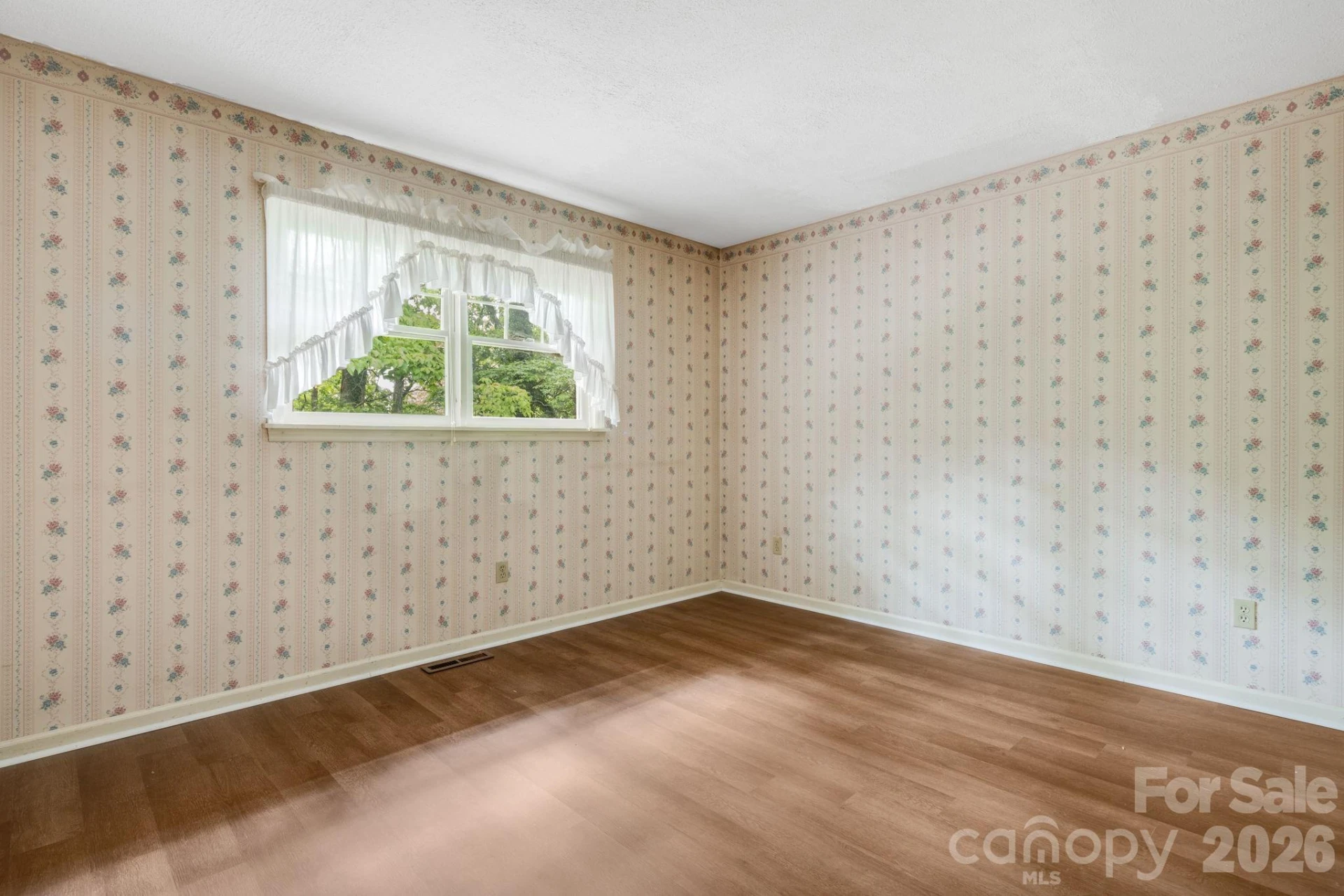 636 Goldview Drive - Photo 18