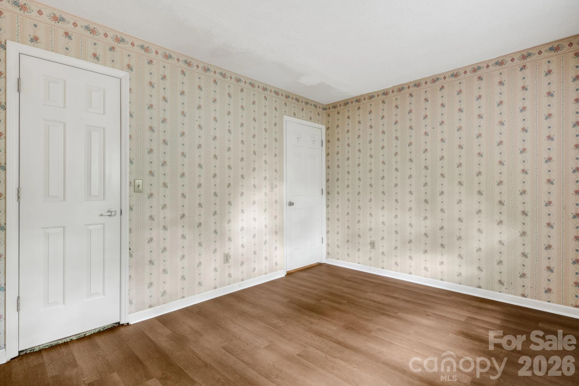 636 Goldview Drive - Photo 19