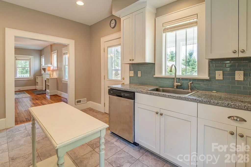 11 Temple Avenue - Photo 10