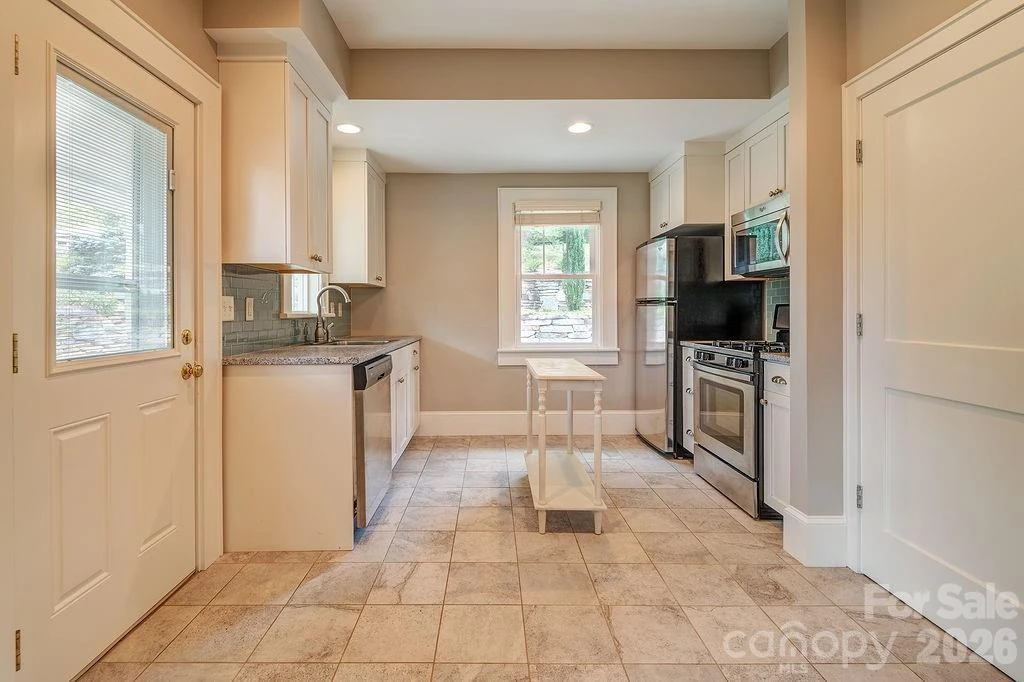 11 Temple Avenue - Photo 13