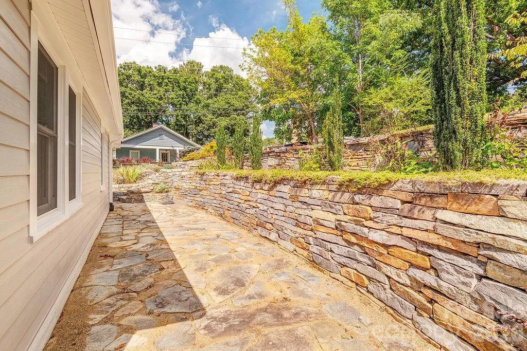 11 Temple Avenue - Photo 24