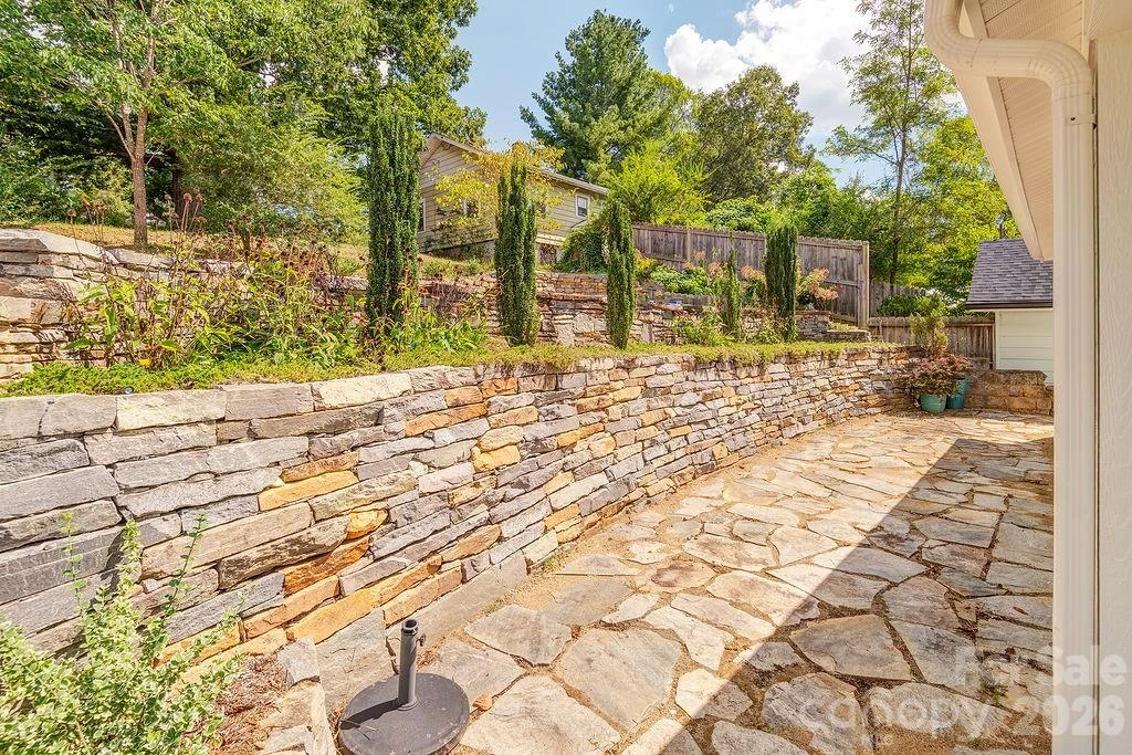 11 Temple Avenue - Photo 25