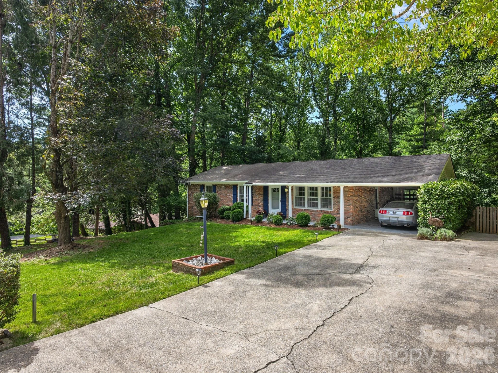 921 Indian Hill Road
