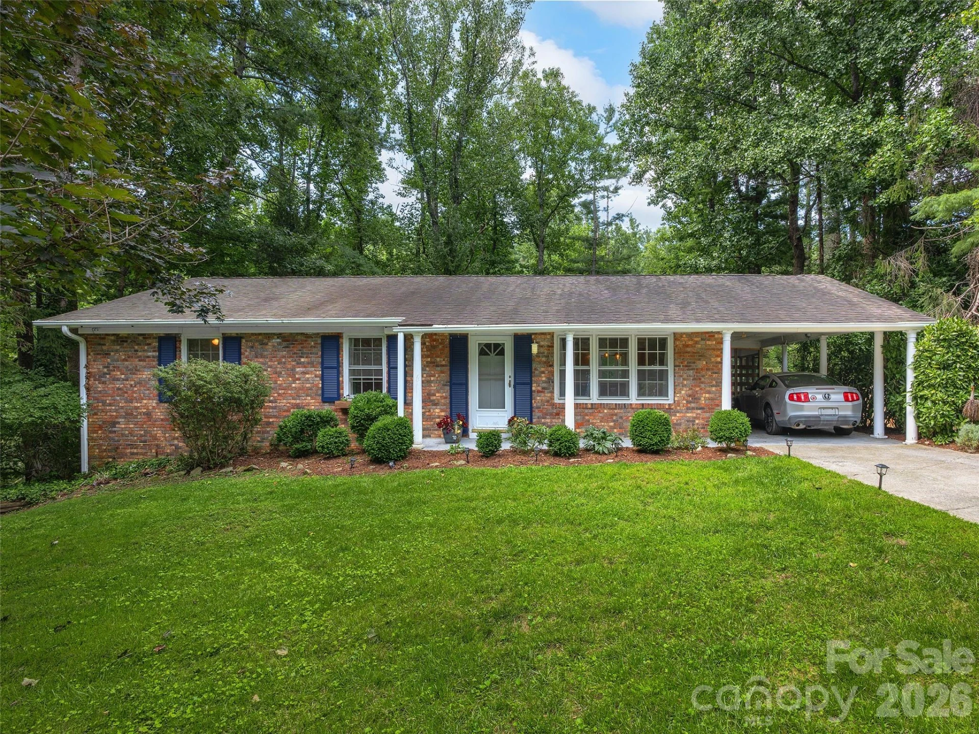 921 Indian Hill Road - Photo 2