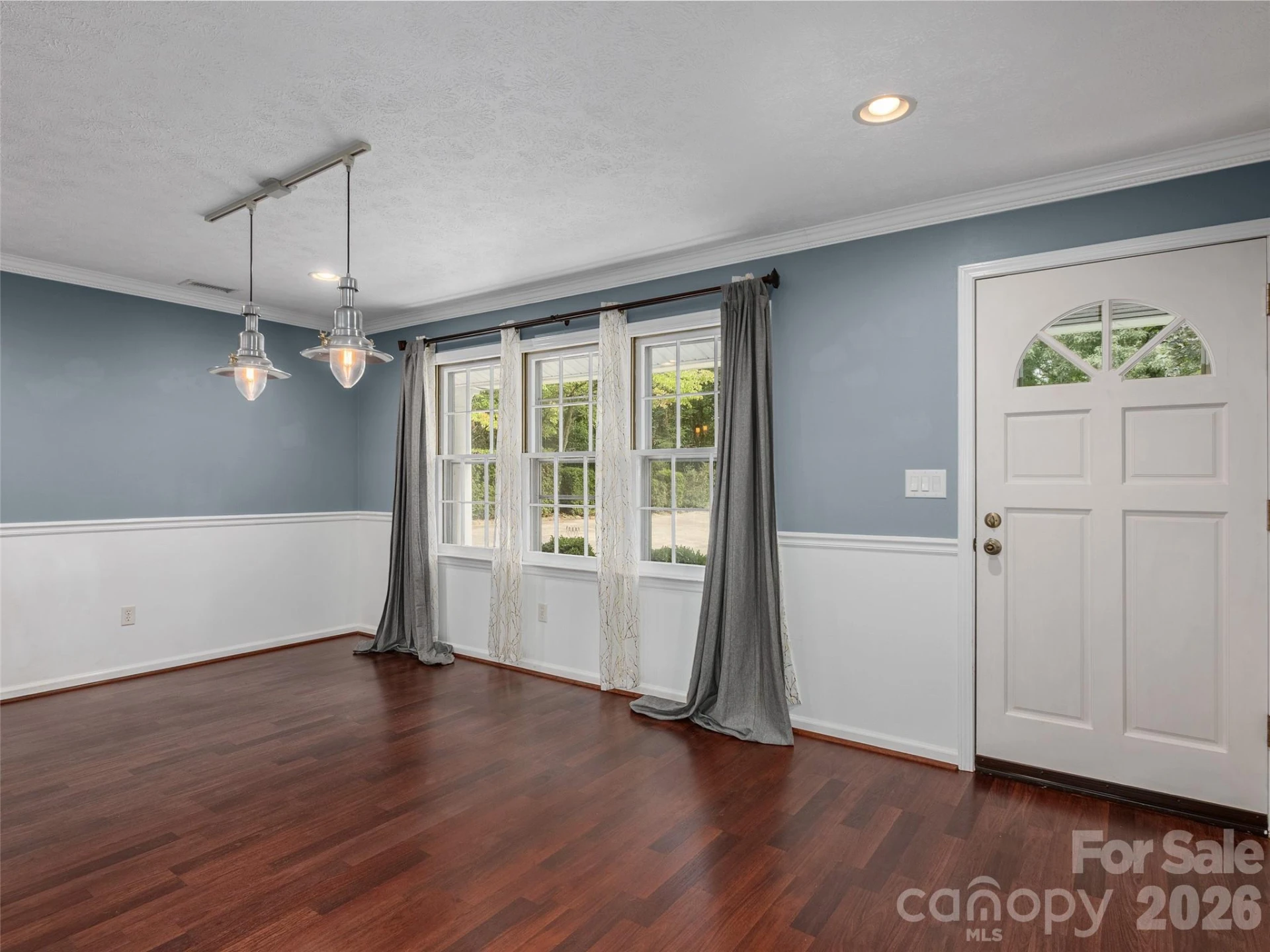 921 Indian Hill Road - Photo 3