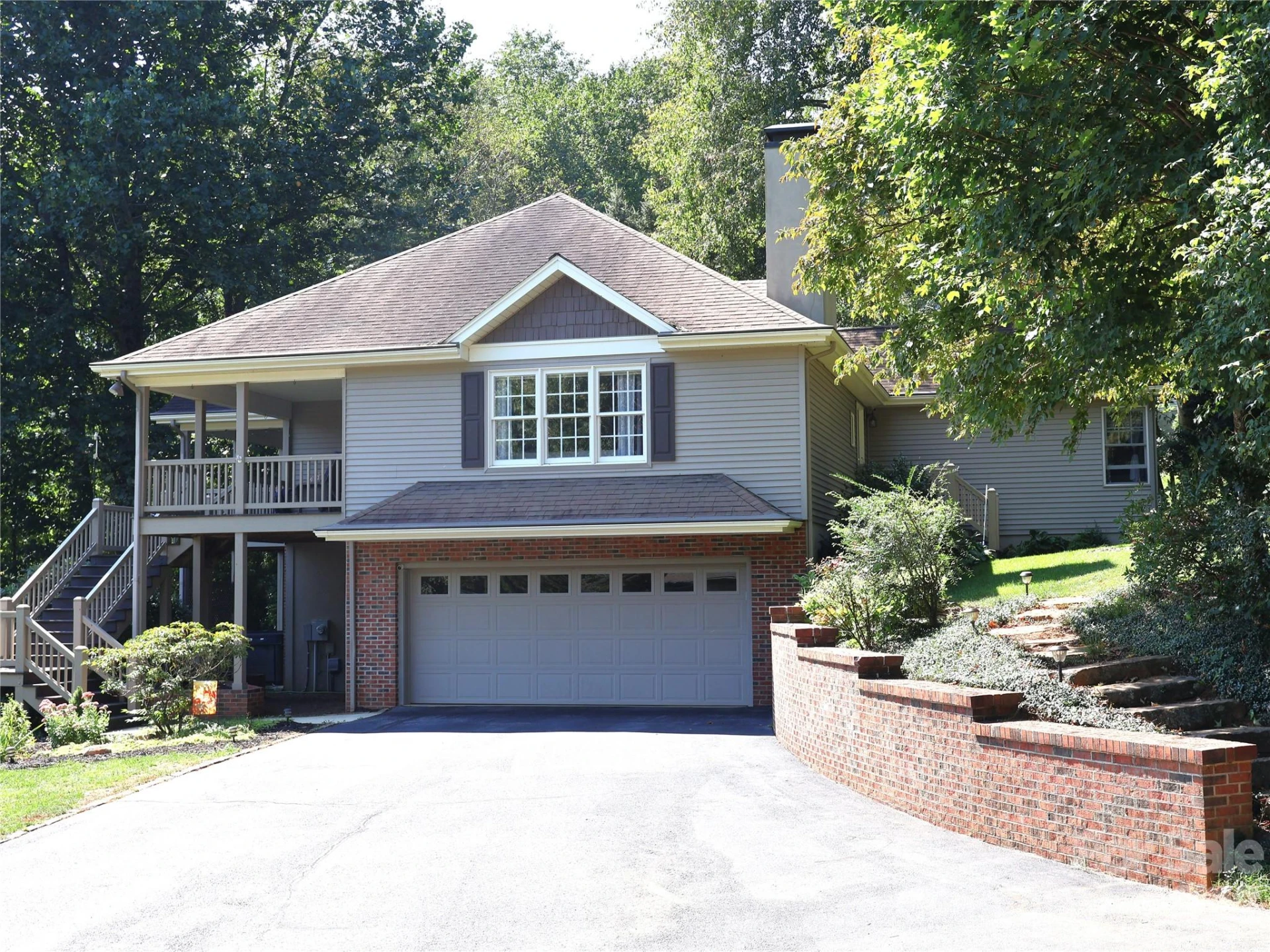 105 Deer Glade Lane