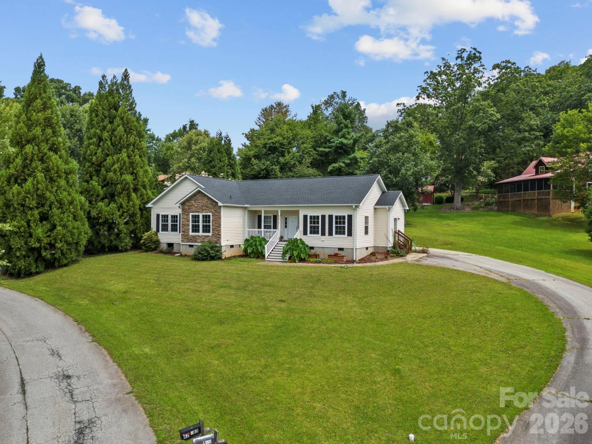 97 Meadowview Drive - Photo 2