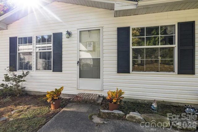 96 Fallswood Court, Hendersonville, NC, 28739