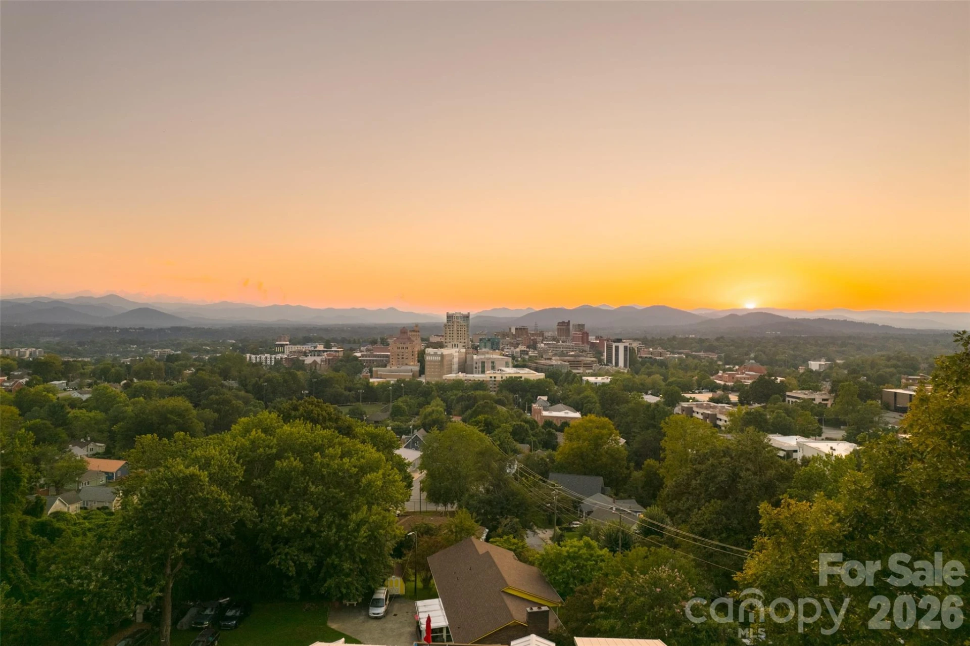 474 College Street - Photo 2