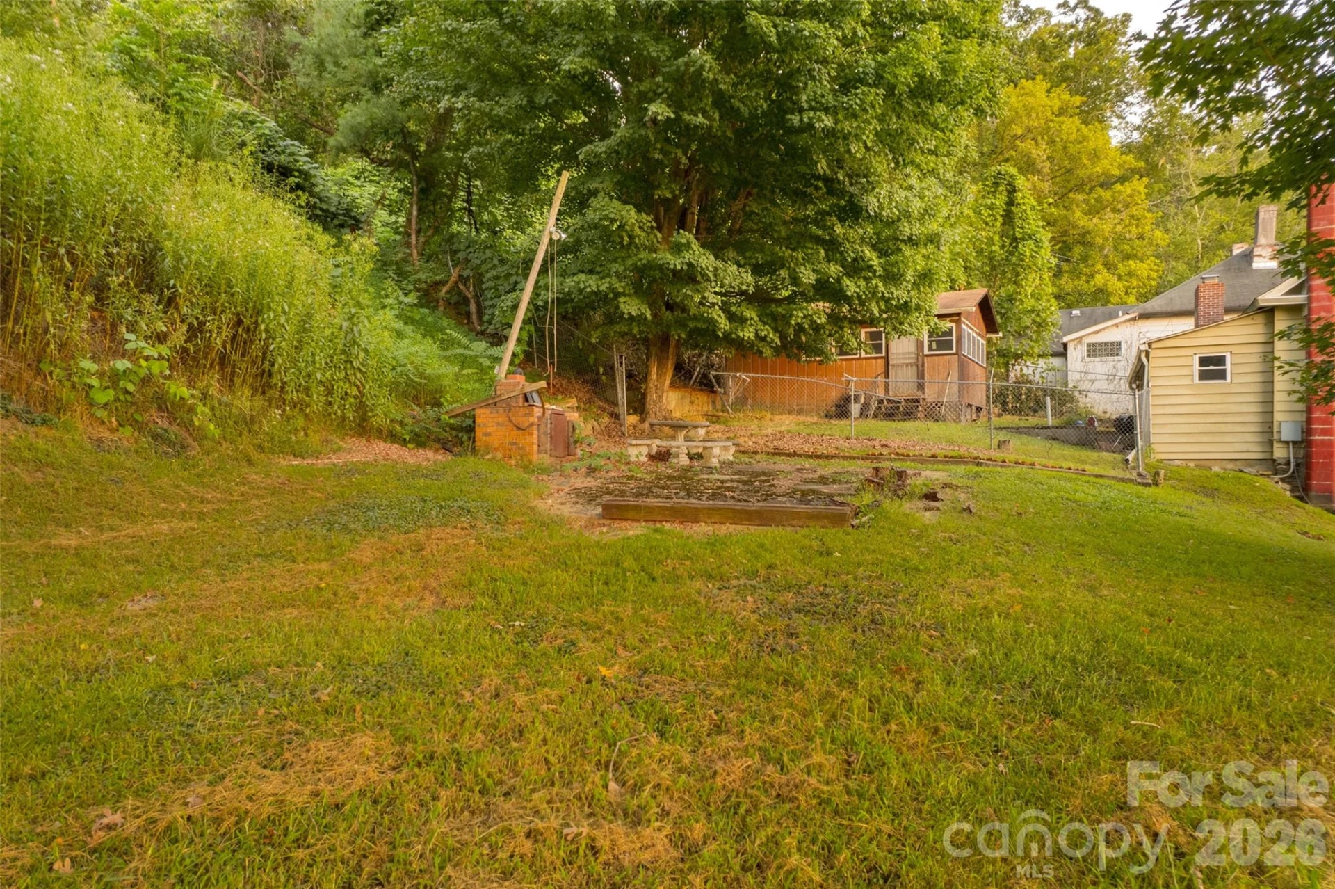 474 College Street - Photo 4
