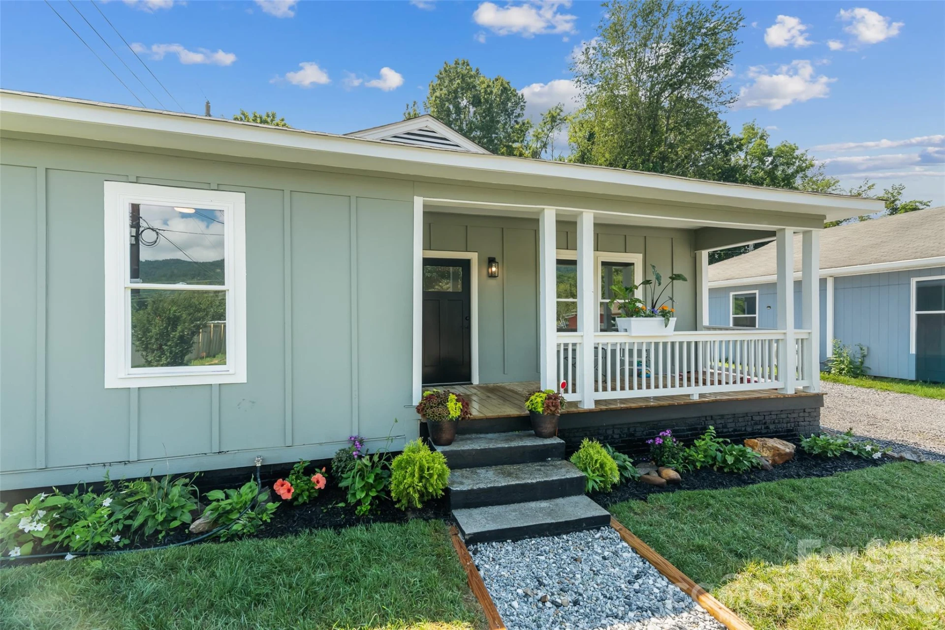 156 Edwards Avenue - Photo 3