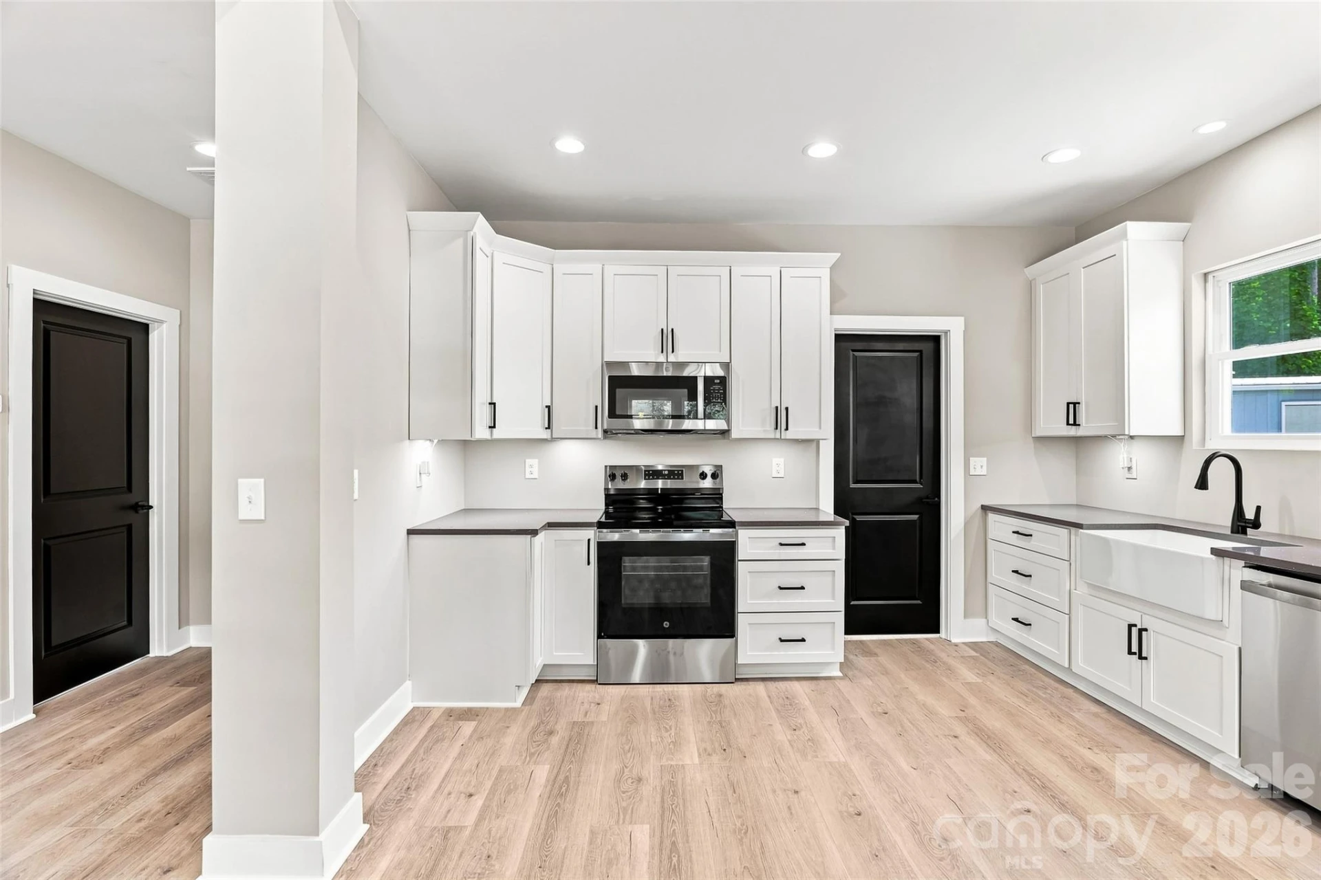 156 Edwards Avenue - Photo 14