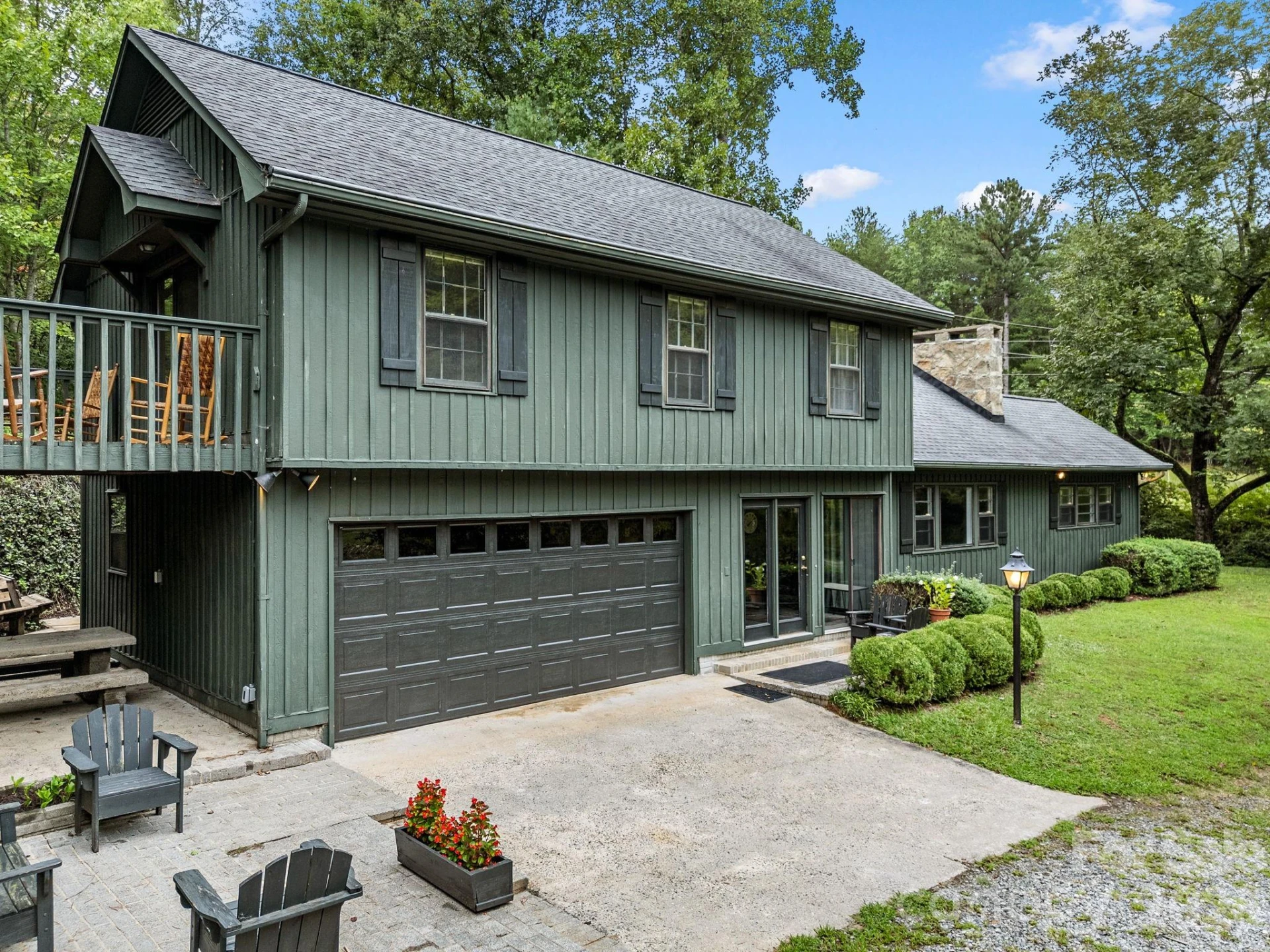 1164 Garrett Road - Photo 2