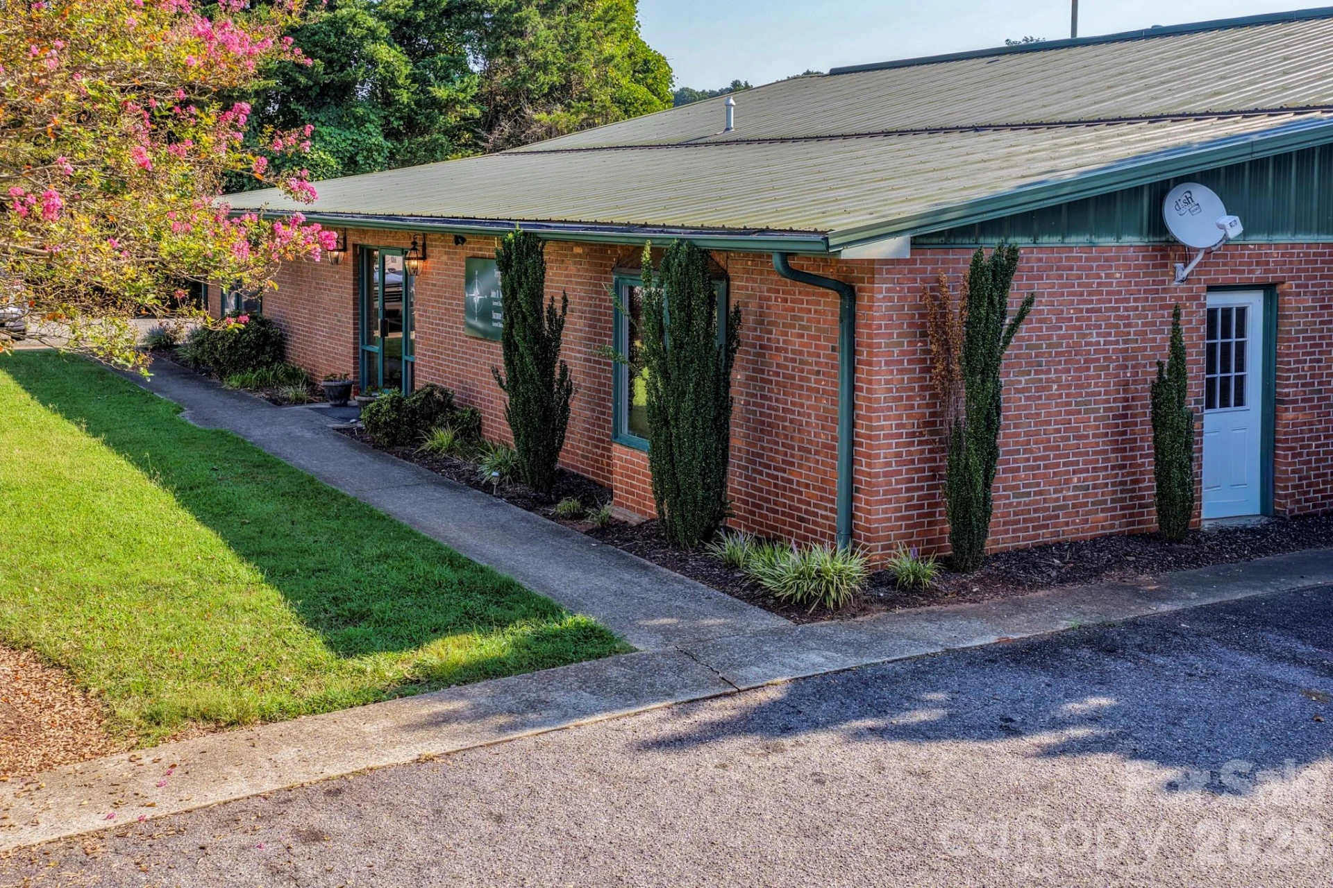 126 N Toms Street
