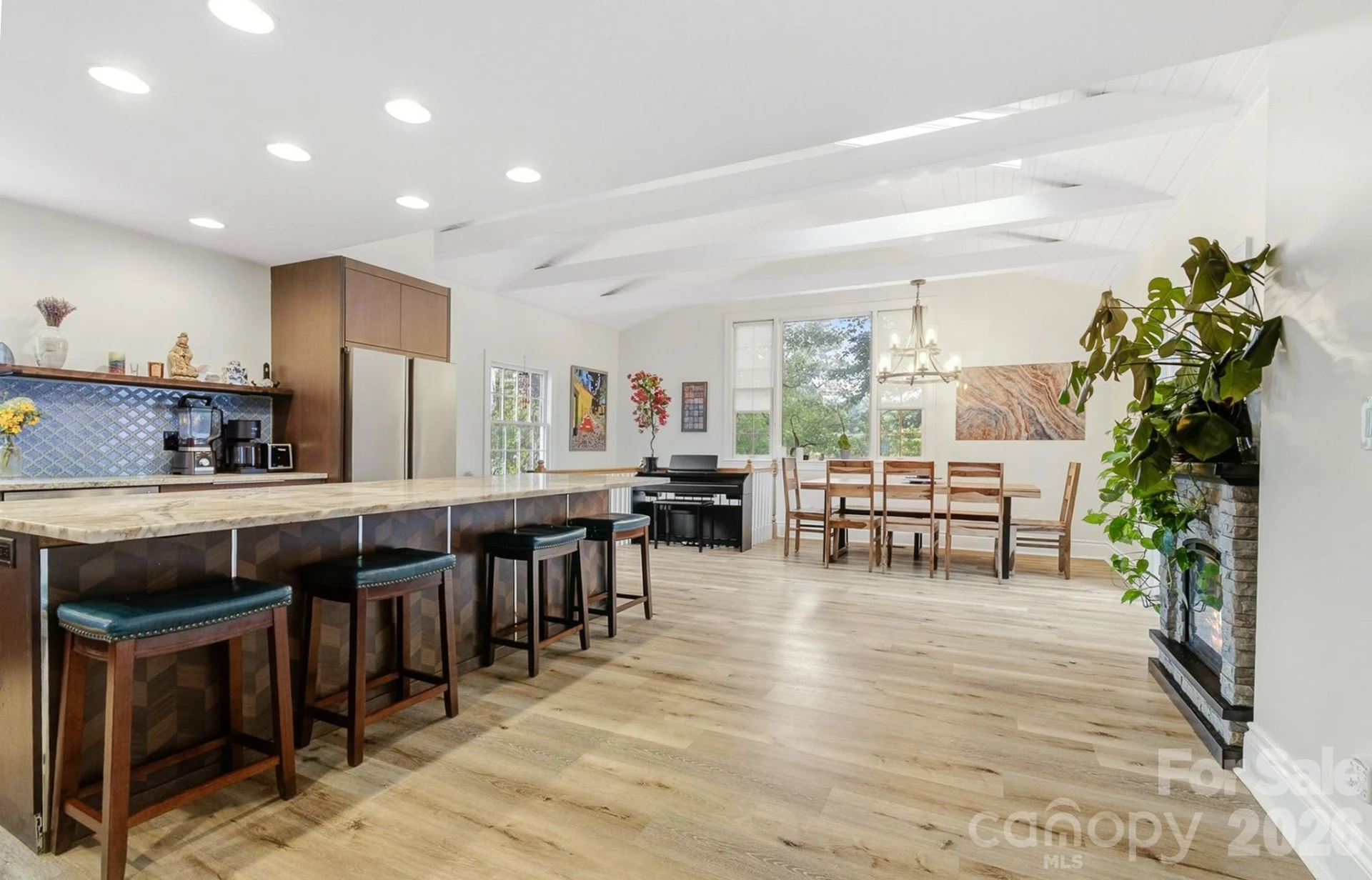 211 Pinner Road - Photo 2
