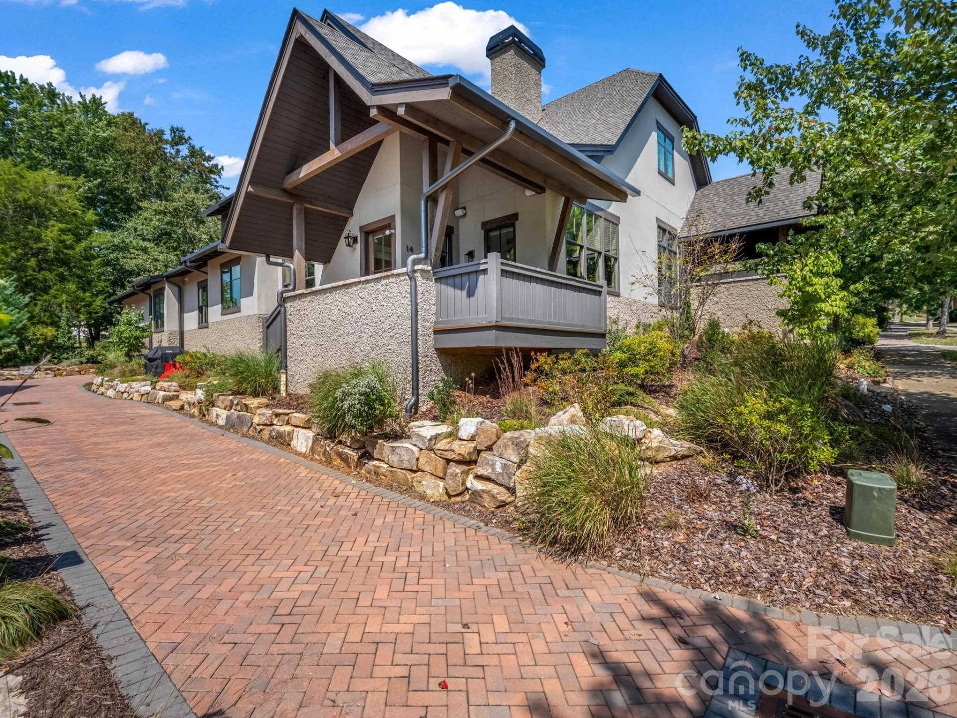 14 Keats Road - Photo 2