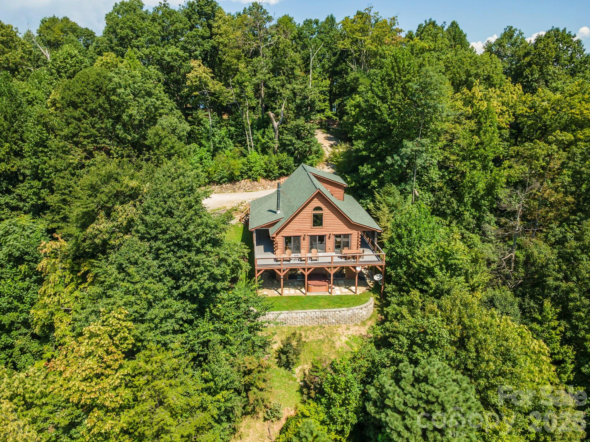 1242 Gateway Parkway - Photo 2