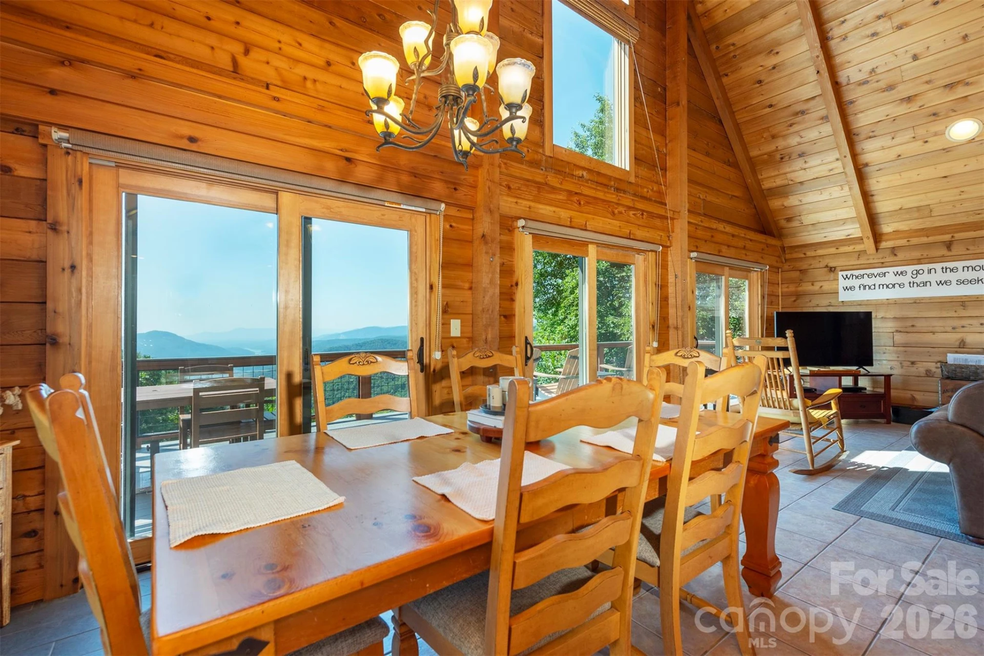 1242 Gateway Parkway - Photo 9