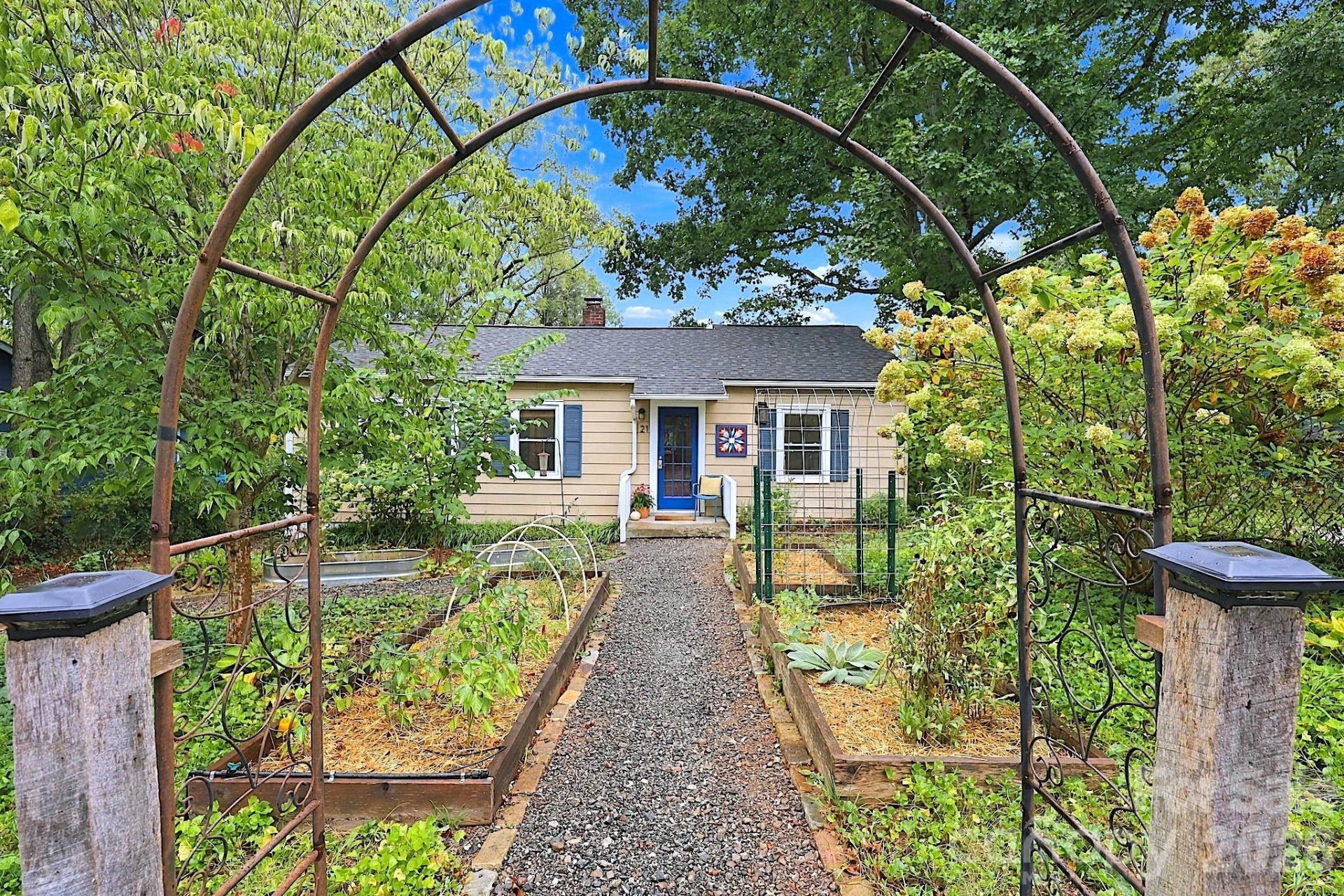 21 Balsam Avenue - Photo 3