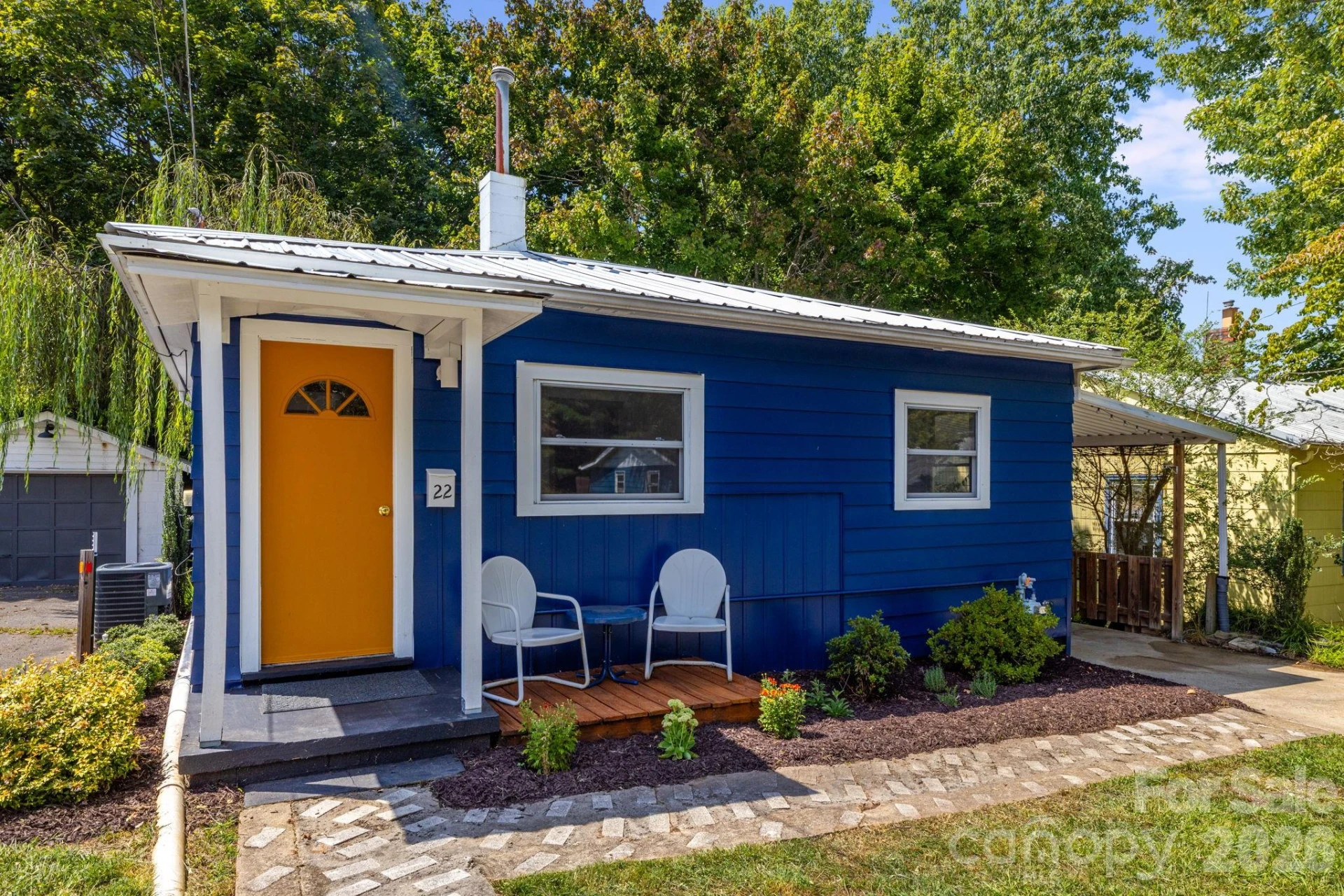 22 Jarrett Street - Photo 2