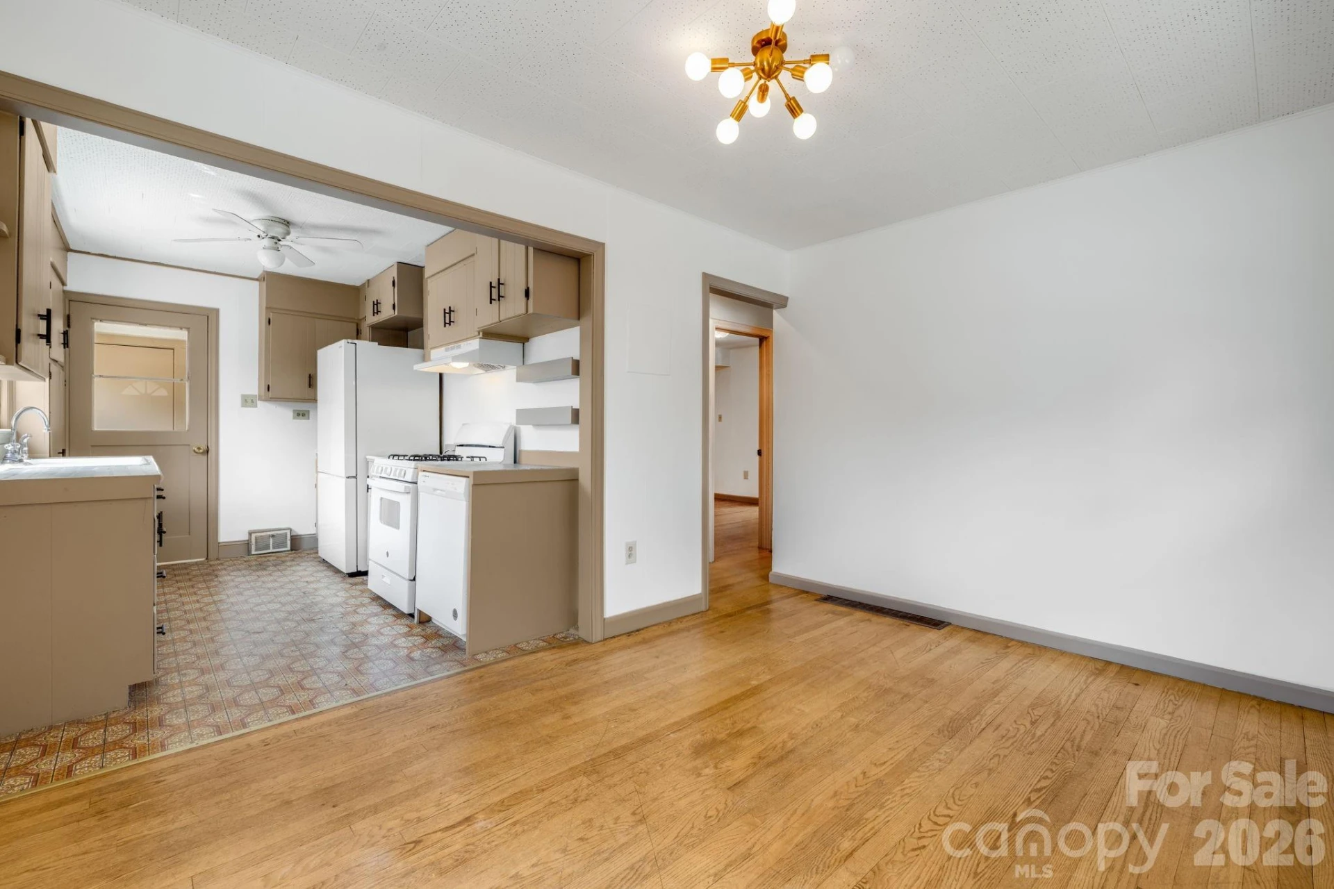 22 Jarrett Street - Photo 5