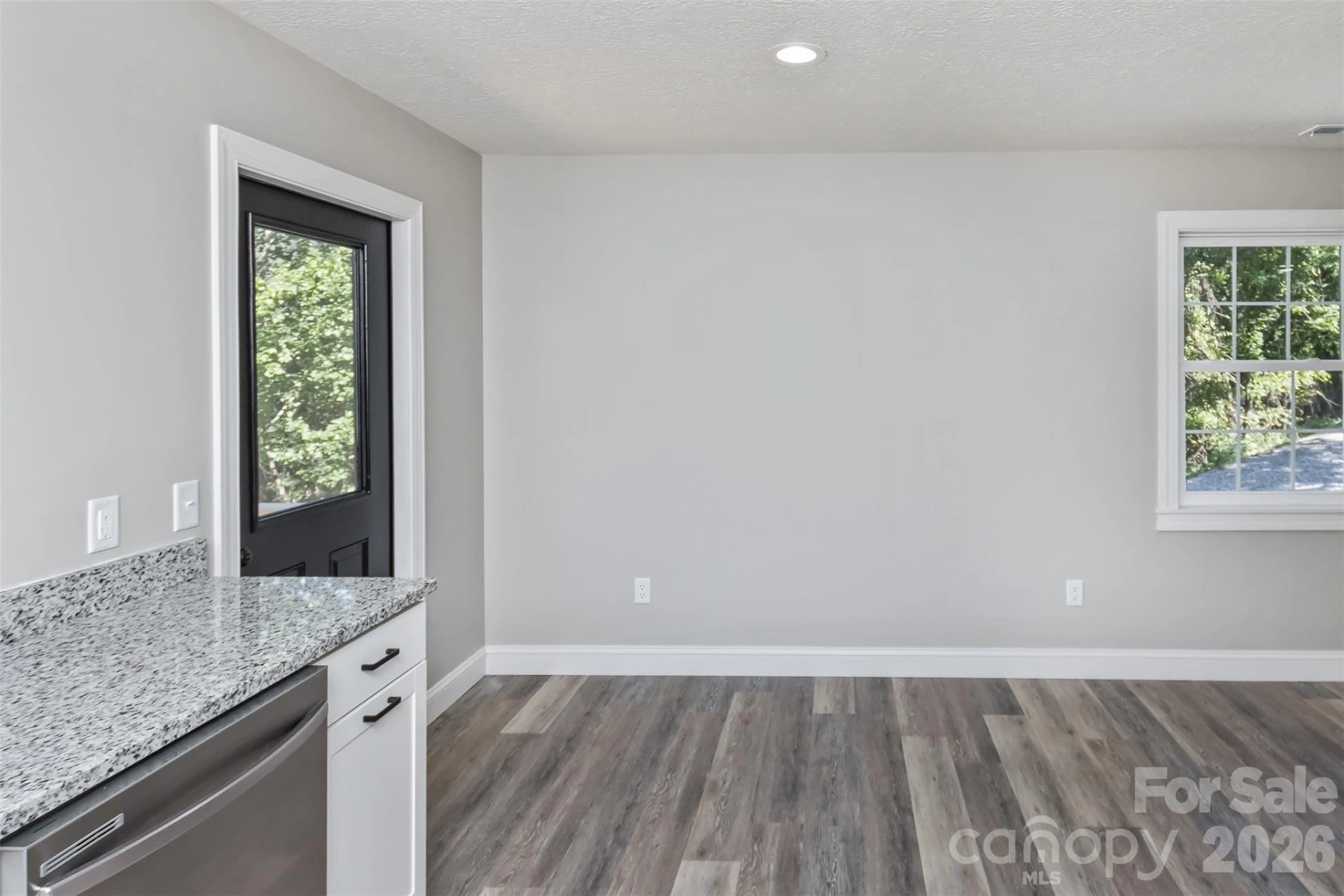 340 Matthew Lane - Photo 5