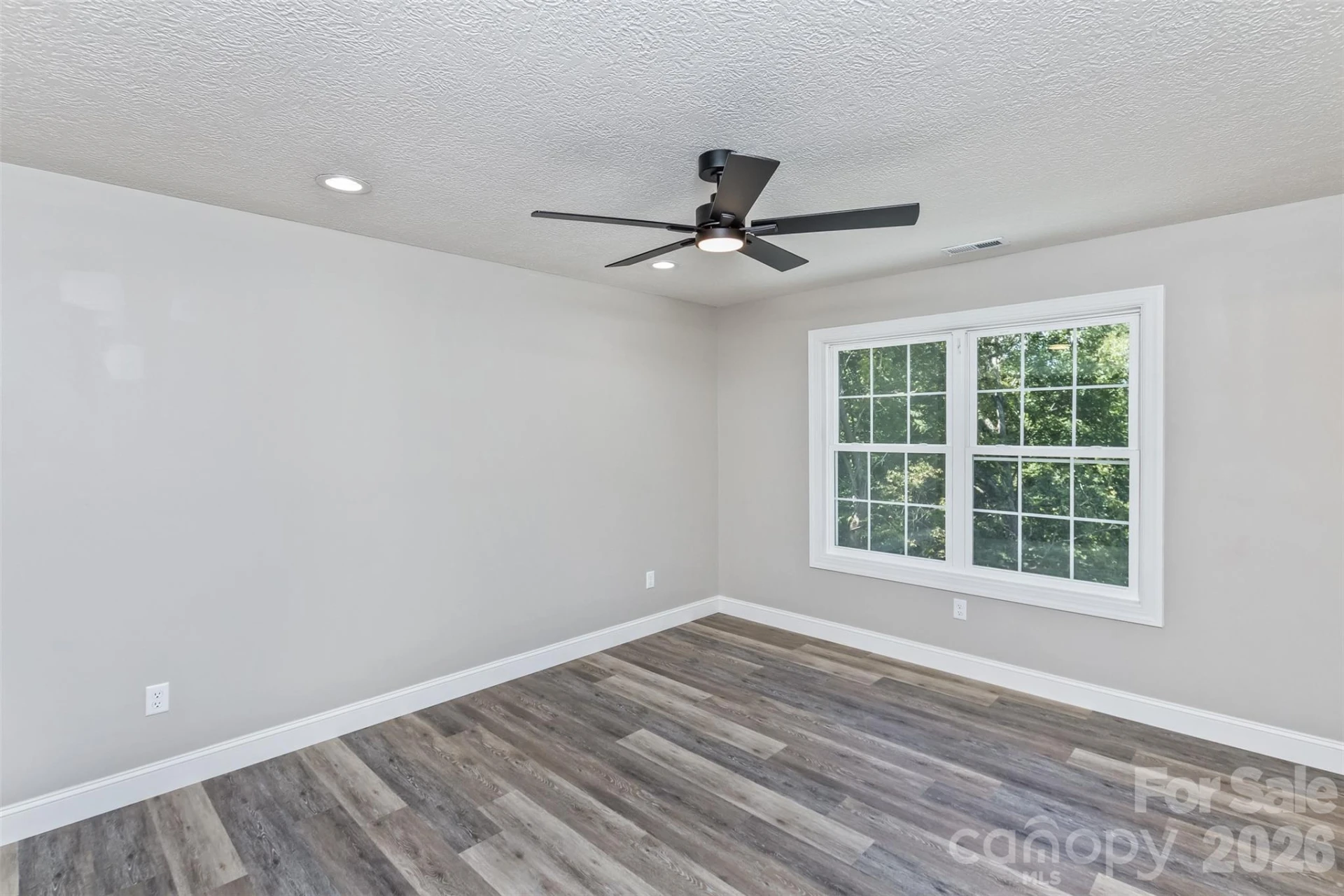 340 Matthew Lane - Photo 9