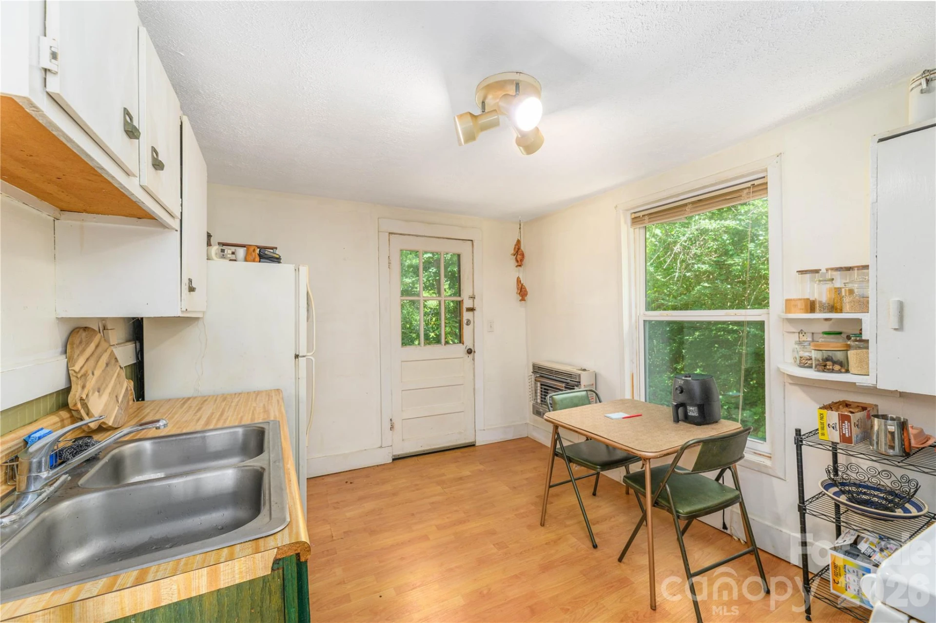 20 View Street - Photo 8