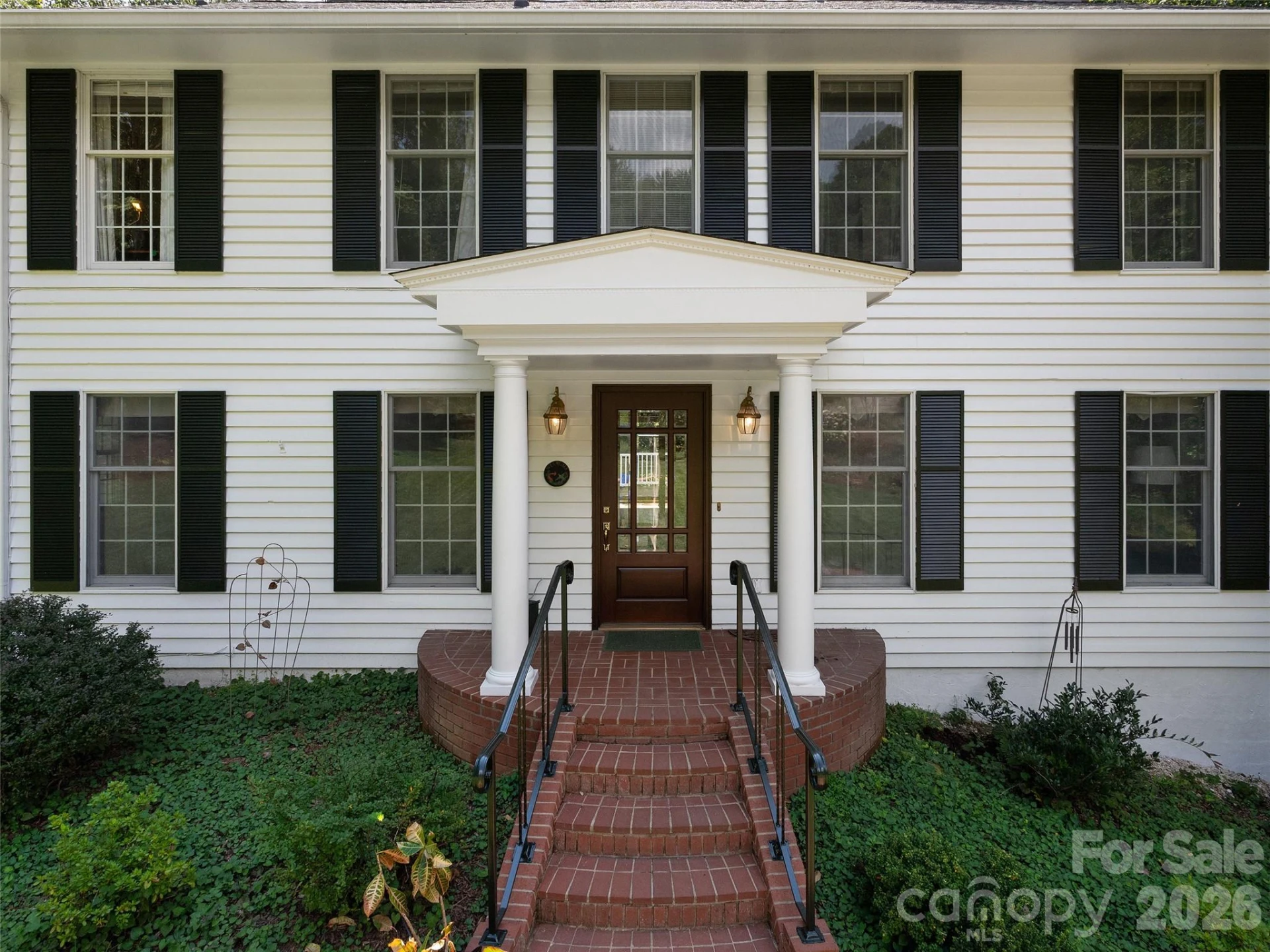 440 Sondley Woods Place - Photo 4